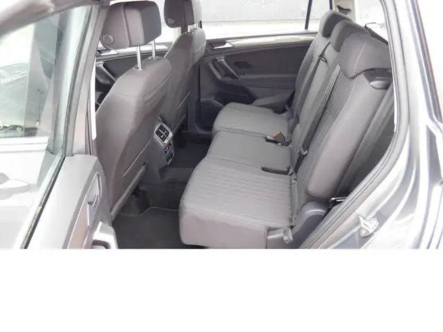 Volkswagen Tiguan Allspace view 13