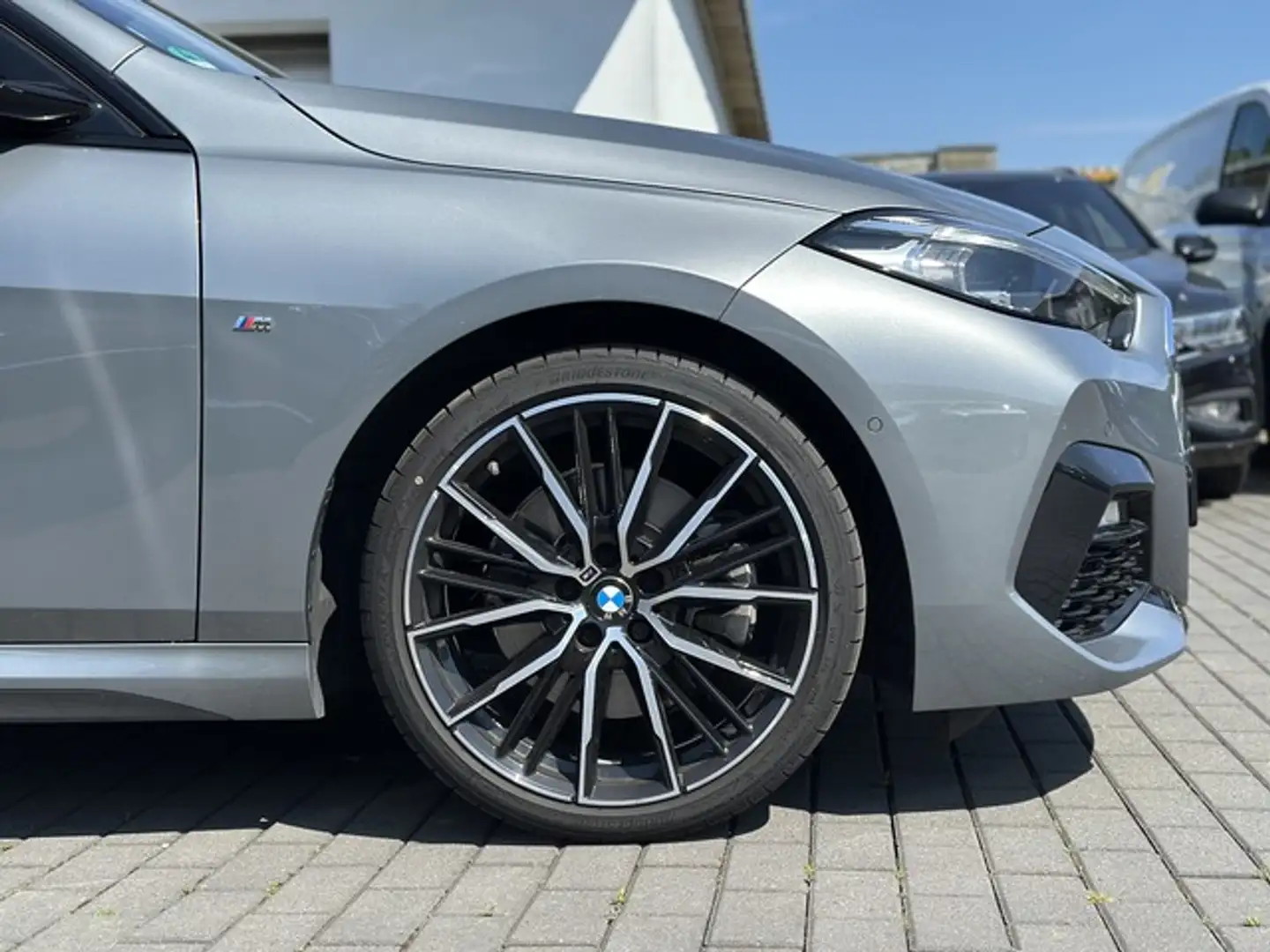 BMW 220 d Gran Coupé xDrive / M Sport / CAM Grau - 2