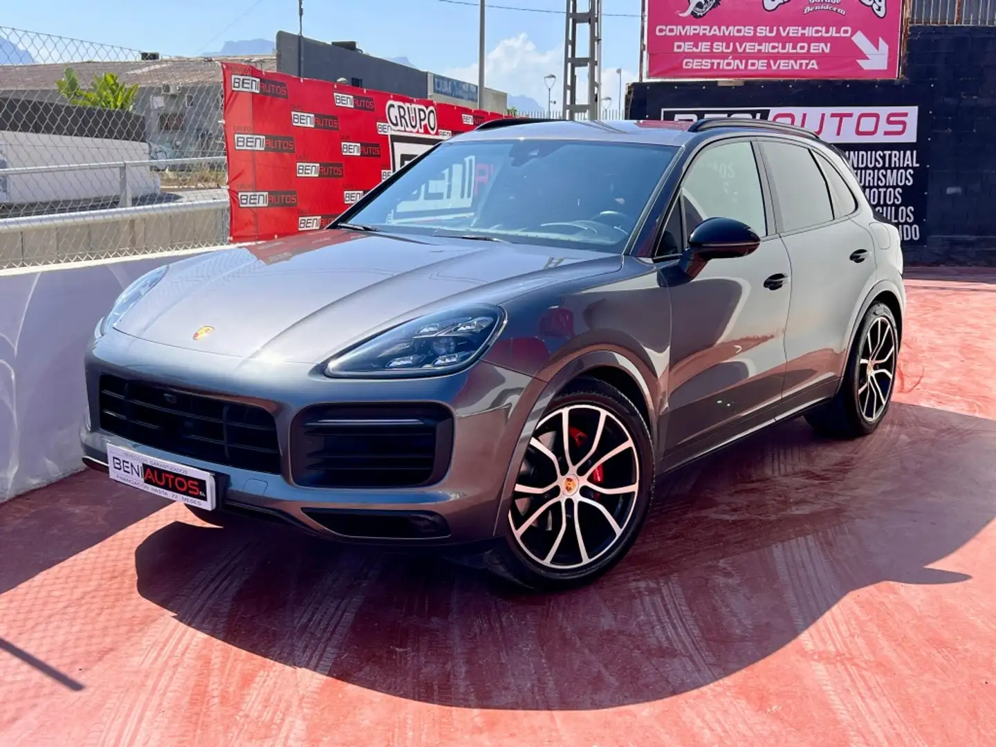 Porsche Cayenne E-Hybrid Aut. Grigio - 1
