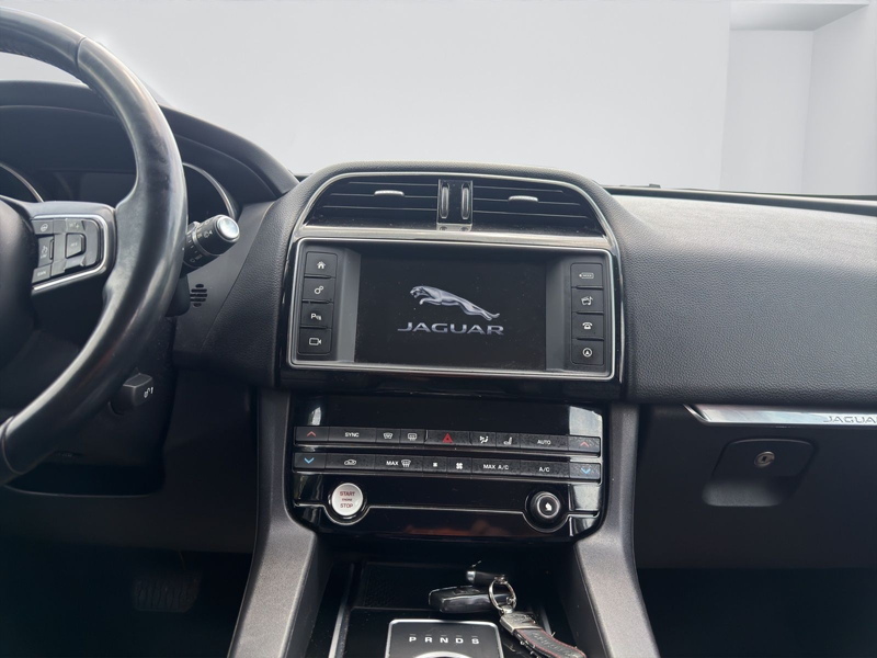 Jaguar F-Pace F-PACE Prestige AWD AUTOMATIK*LEDER*EURO6 — photo 16