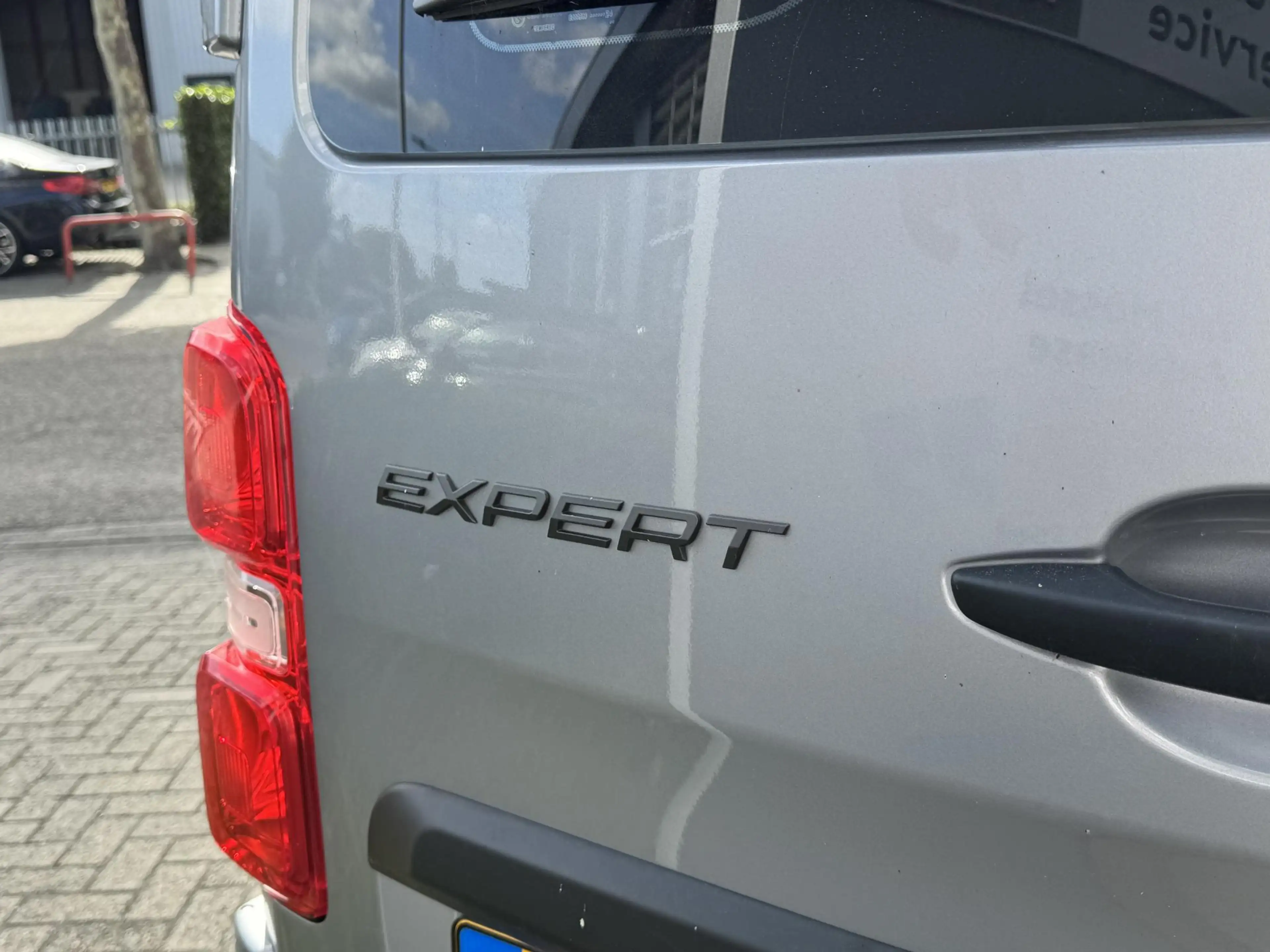 Peugeot Expert 2.0 BlueHDi 145 L2 — photo 12