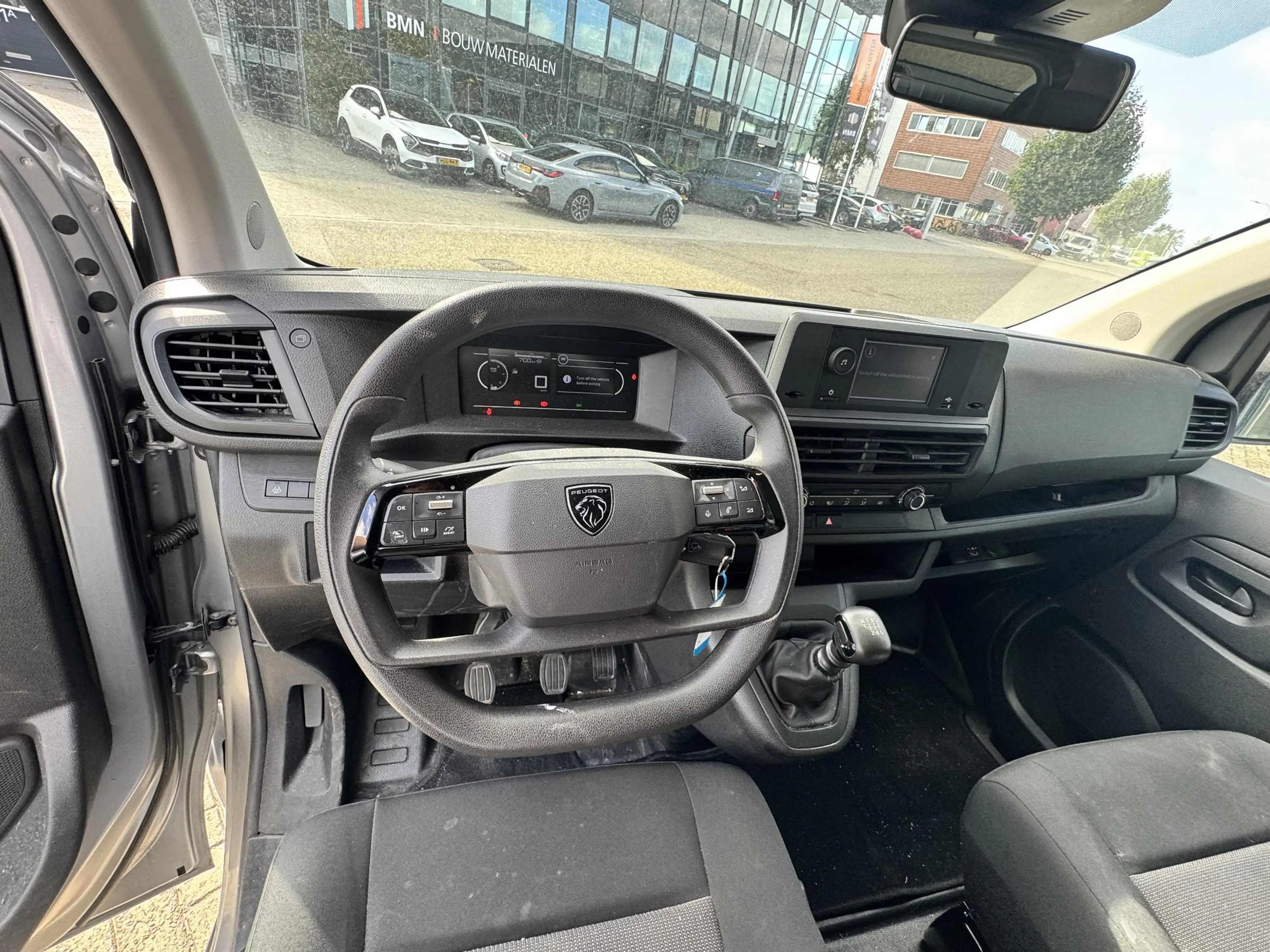 Peugeot Expert 2.0 BlueHDi 145 L2 — photo 11