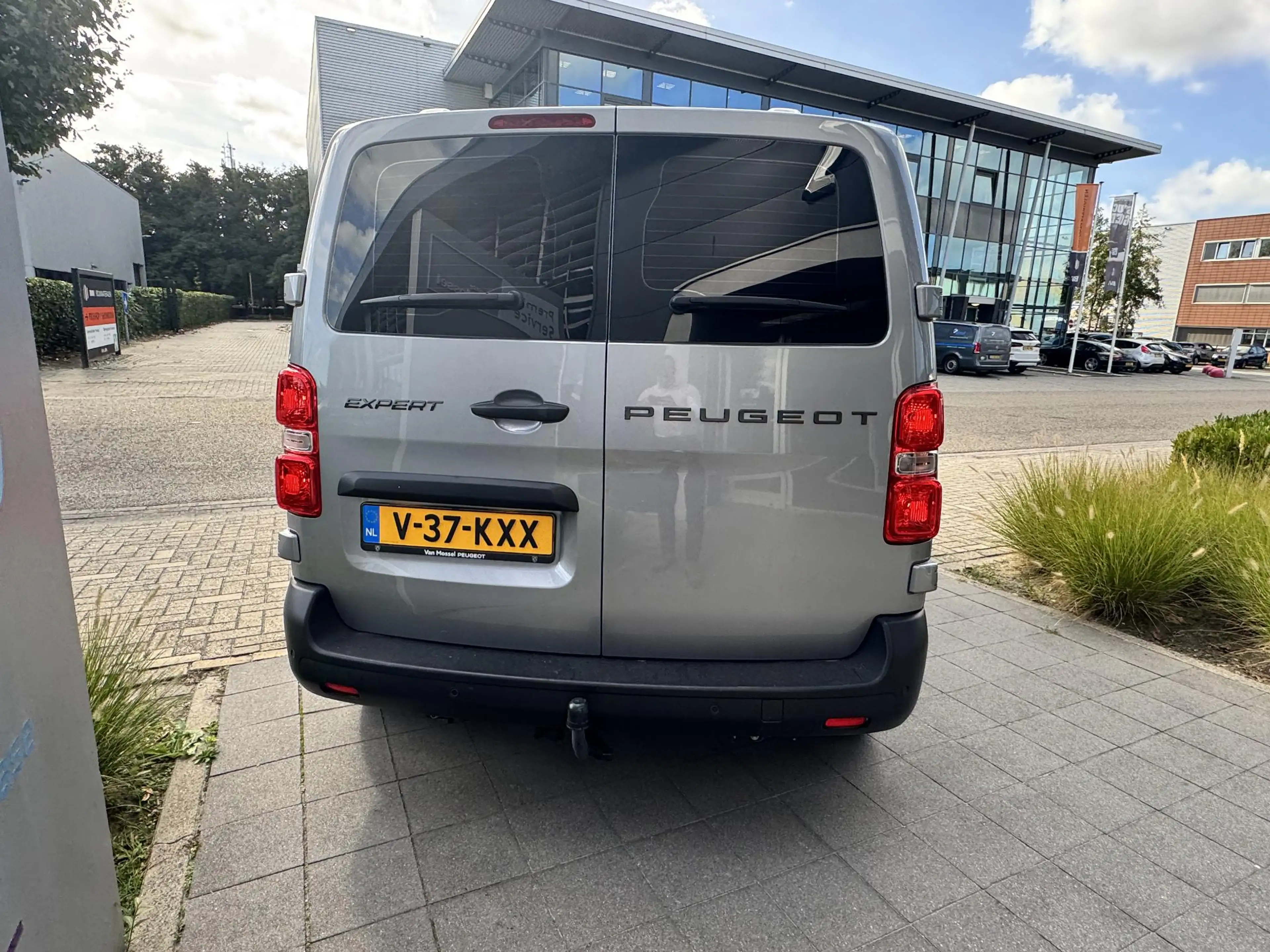 Peugeot Expert 2.0 BlueHDi 145 L2 — photo 5