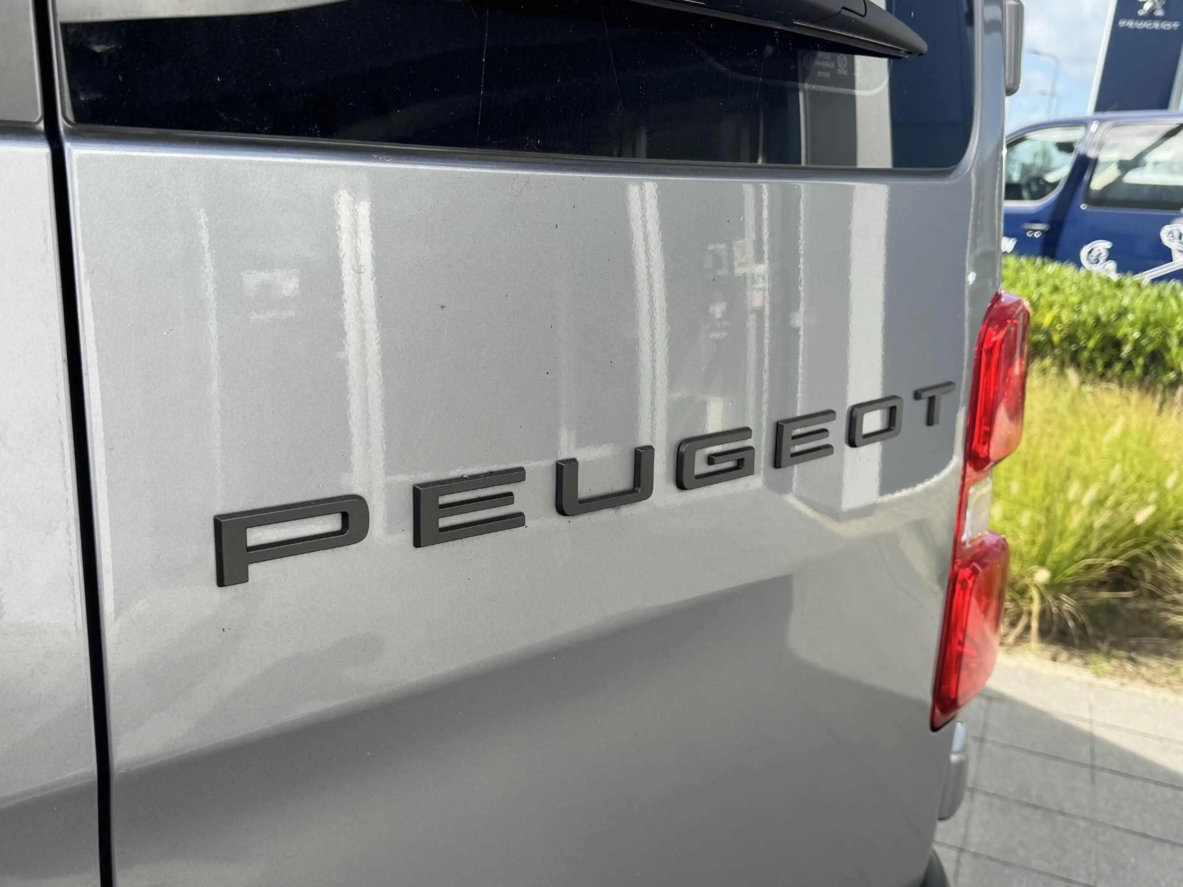 Peugeot Expert 2.0 BlueHDi 145 L2 — photo 13