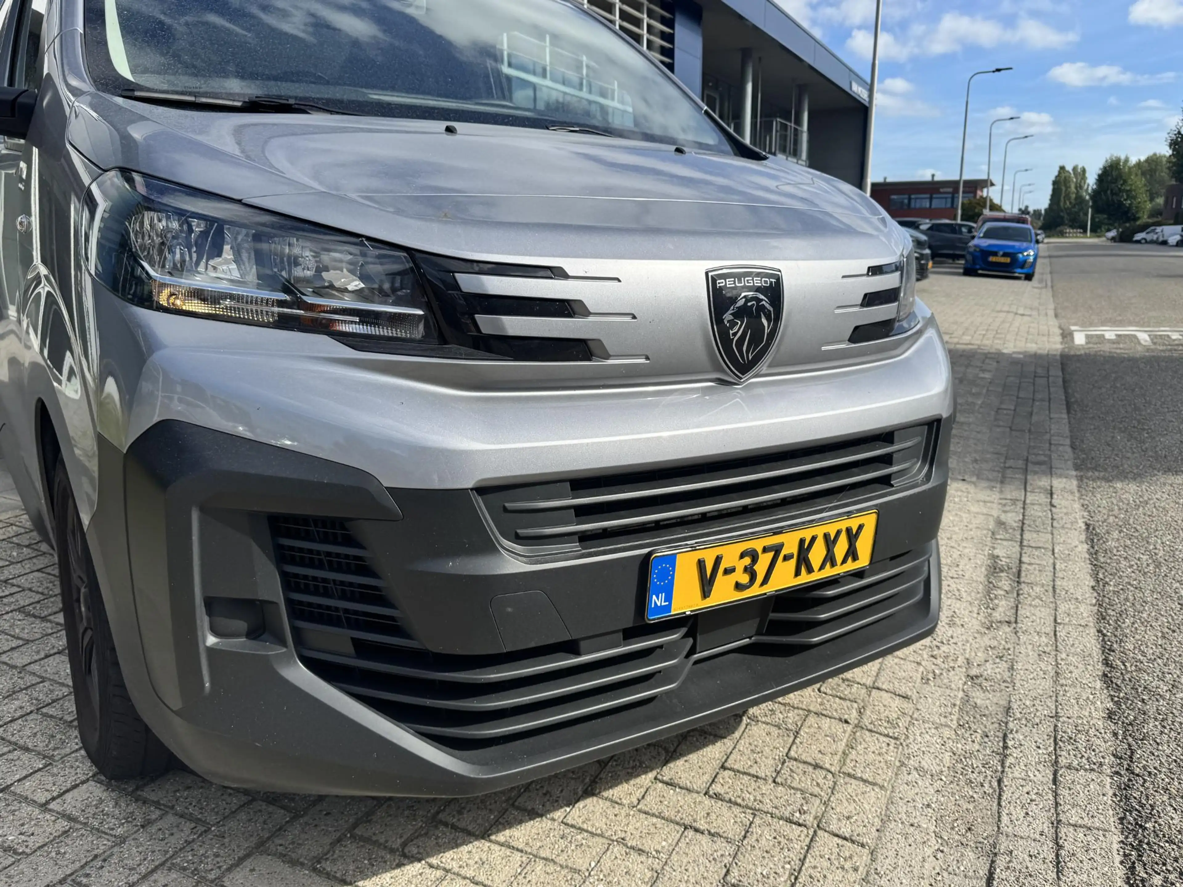 Peugeot Expert 2.0 BlueHDi 145 L2 — photo 7