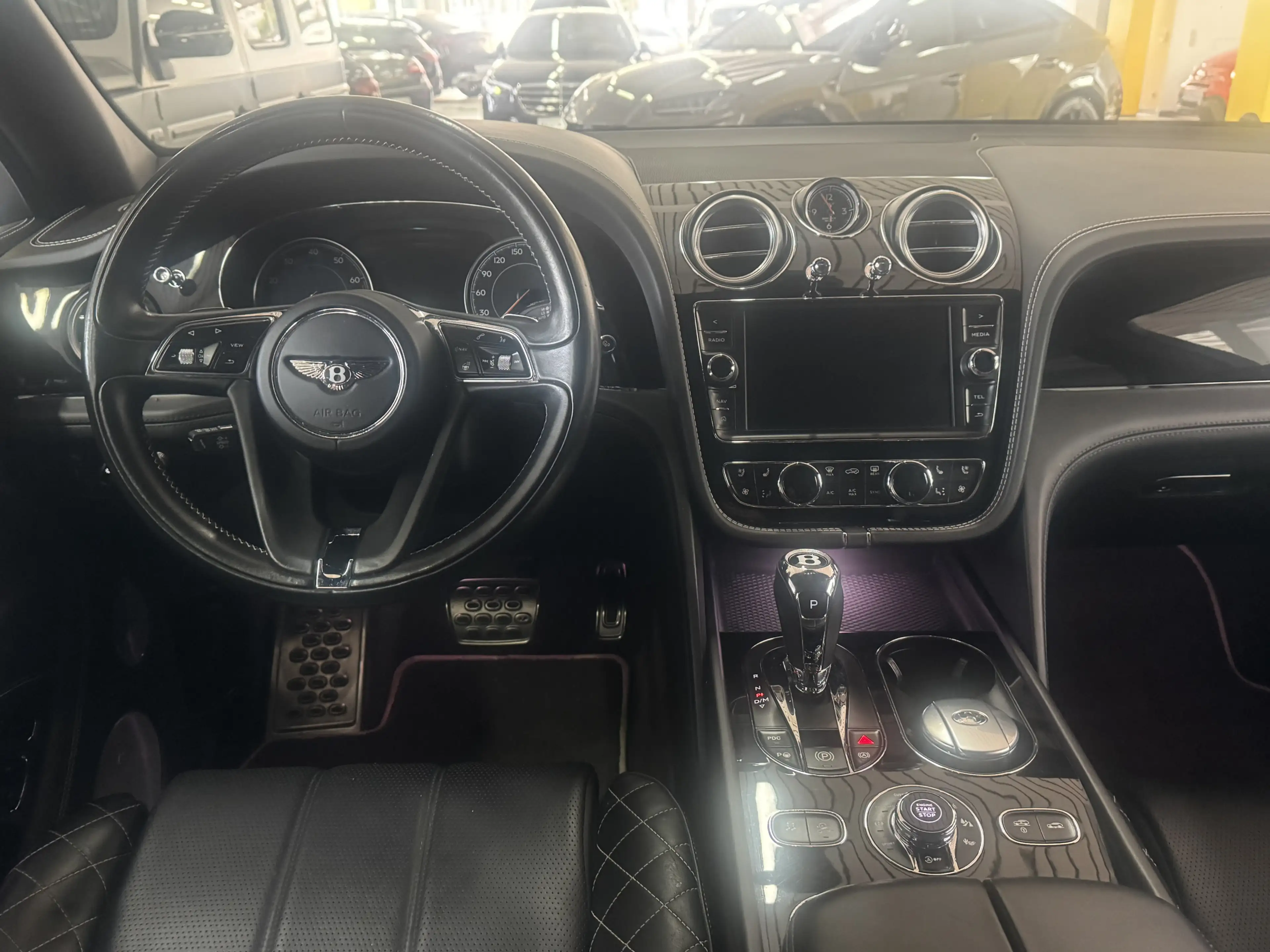 Bentley Bentayga *FOLiE*KAMERA*PANO*HEAD-UP*LiFT*VOLL — photo 11