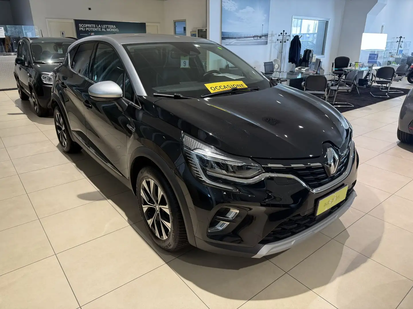 Renault Captur TCe 12V 90 CV Techno Noir - 2