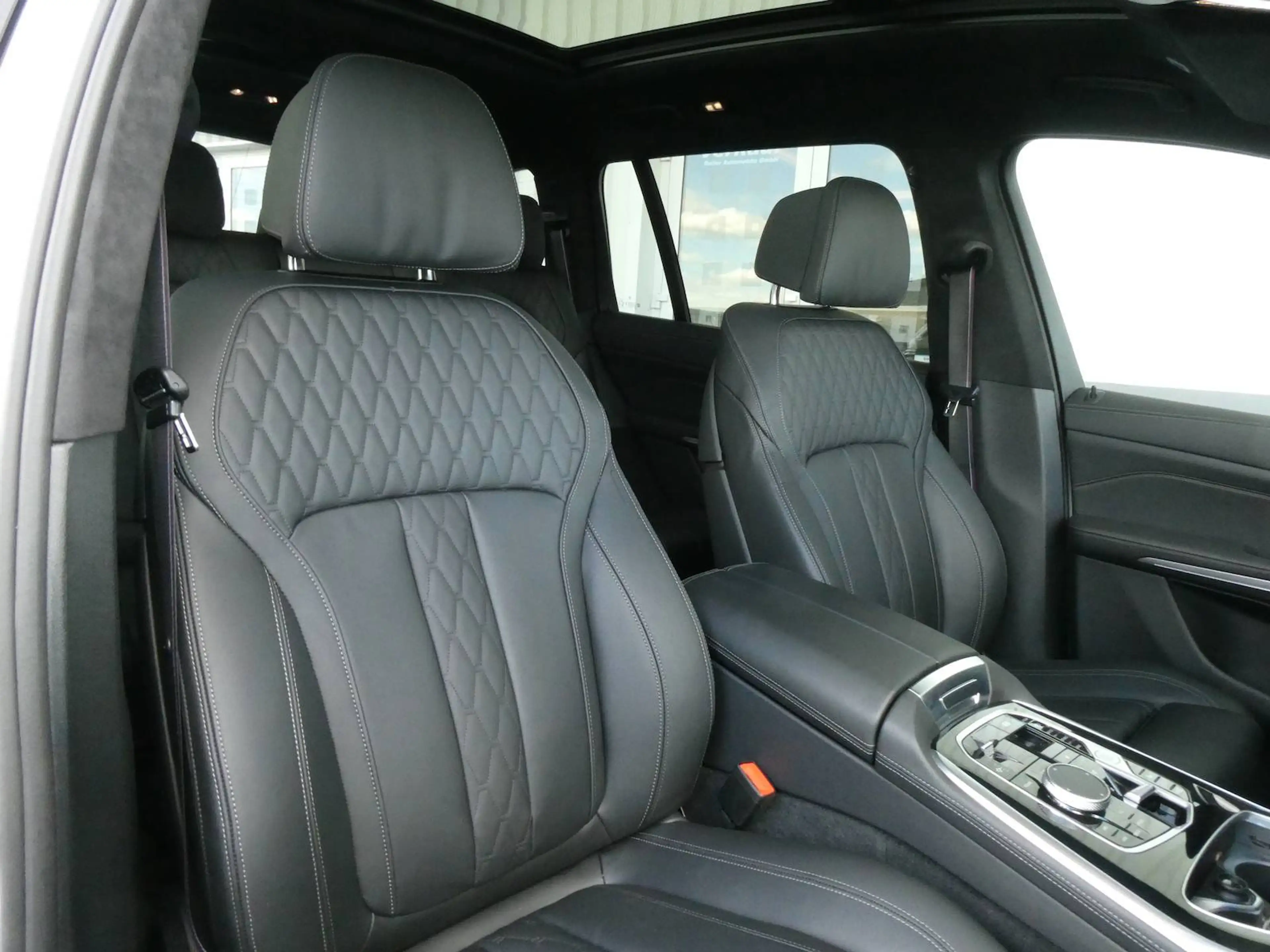 BMW X7 xDrive 40 i M Sport Pro — photo 14