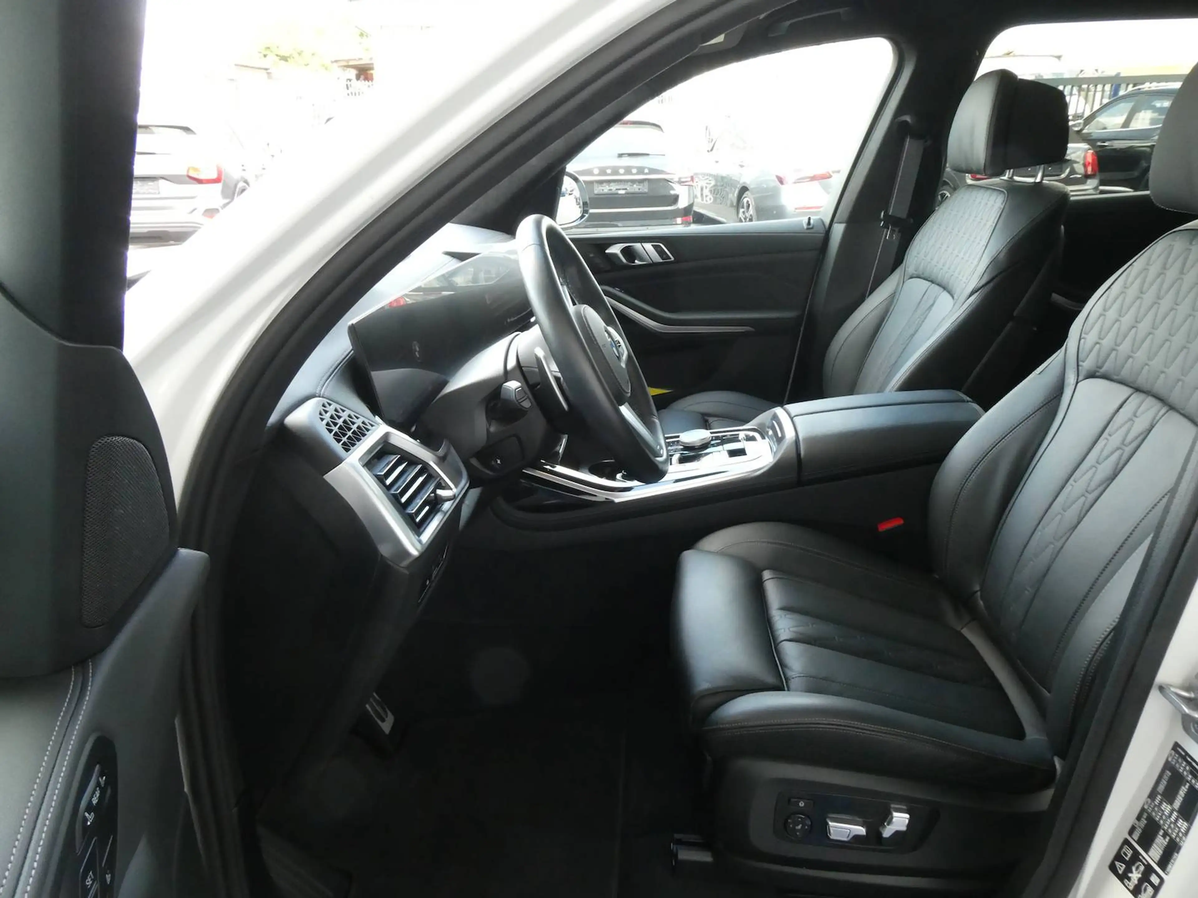 BMW X7 xDrive 40 i M Sport Pro — photo 9