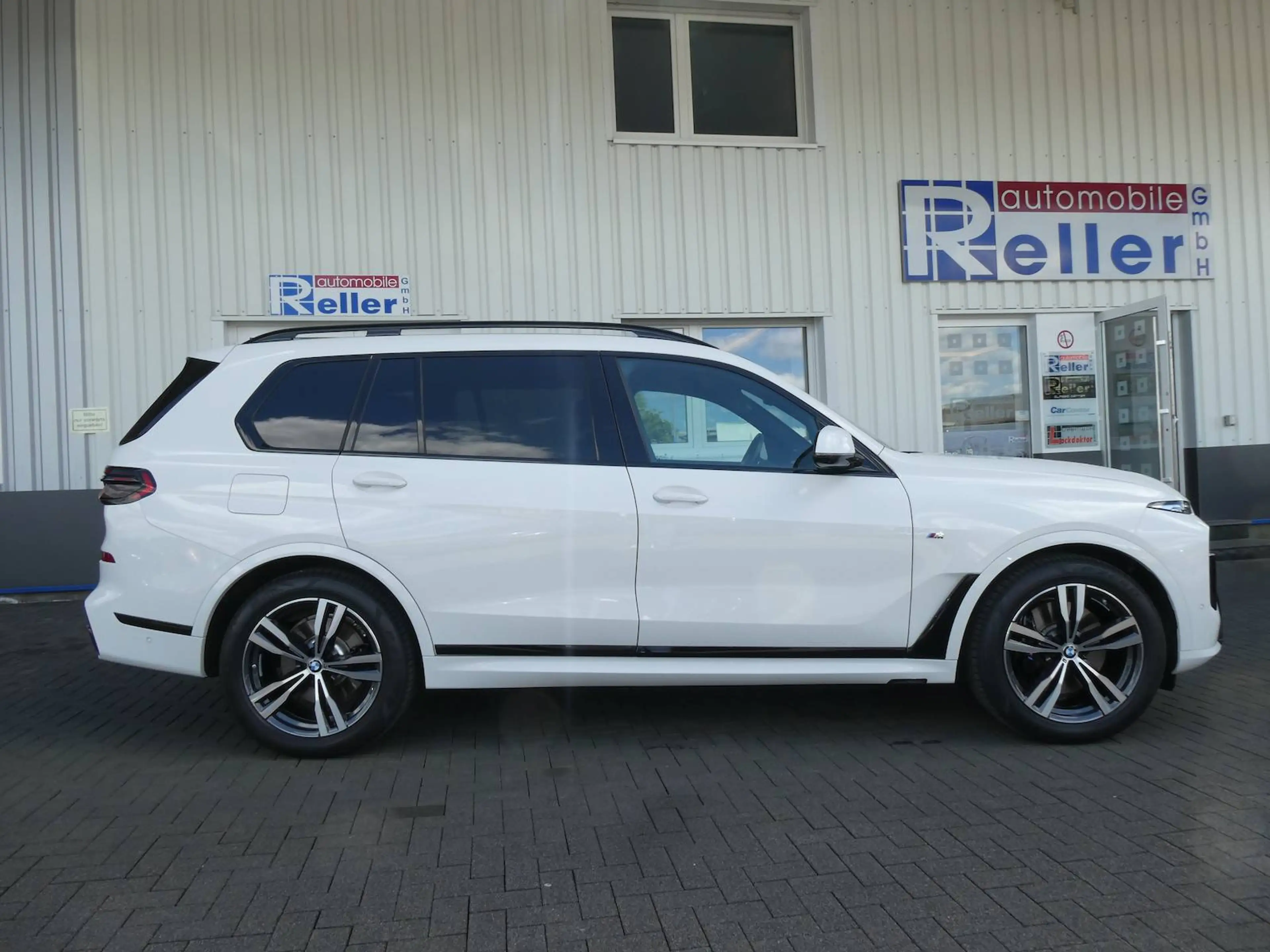BMW X7 xDrive 40 i M Sport Pro — photo 7