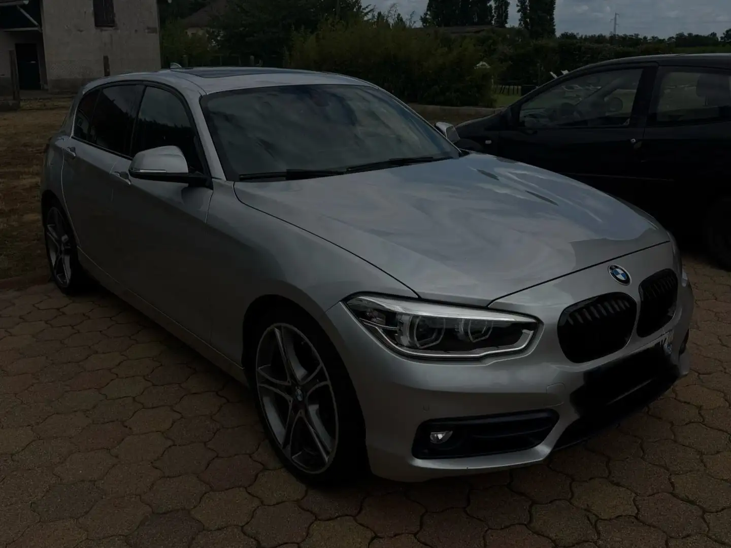 BMW 118 118d 150 ch Urban Chic Gris - 2