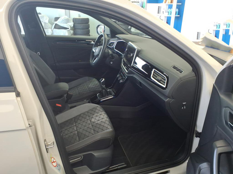 Volkswagen T-Roc TSI R-LINE *LED*CARPLAY*PDC*LANE ASSIST* — photo 8