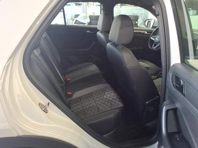 Volkswagen T-Roc TSI R-LINE *LED*CARPLAY*PDC*LANE ASSIST* — photo 9