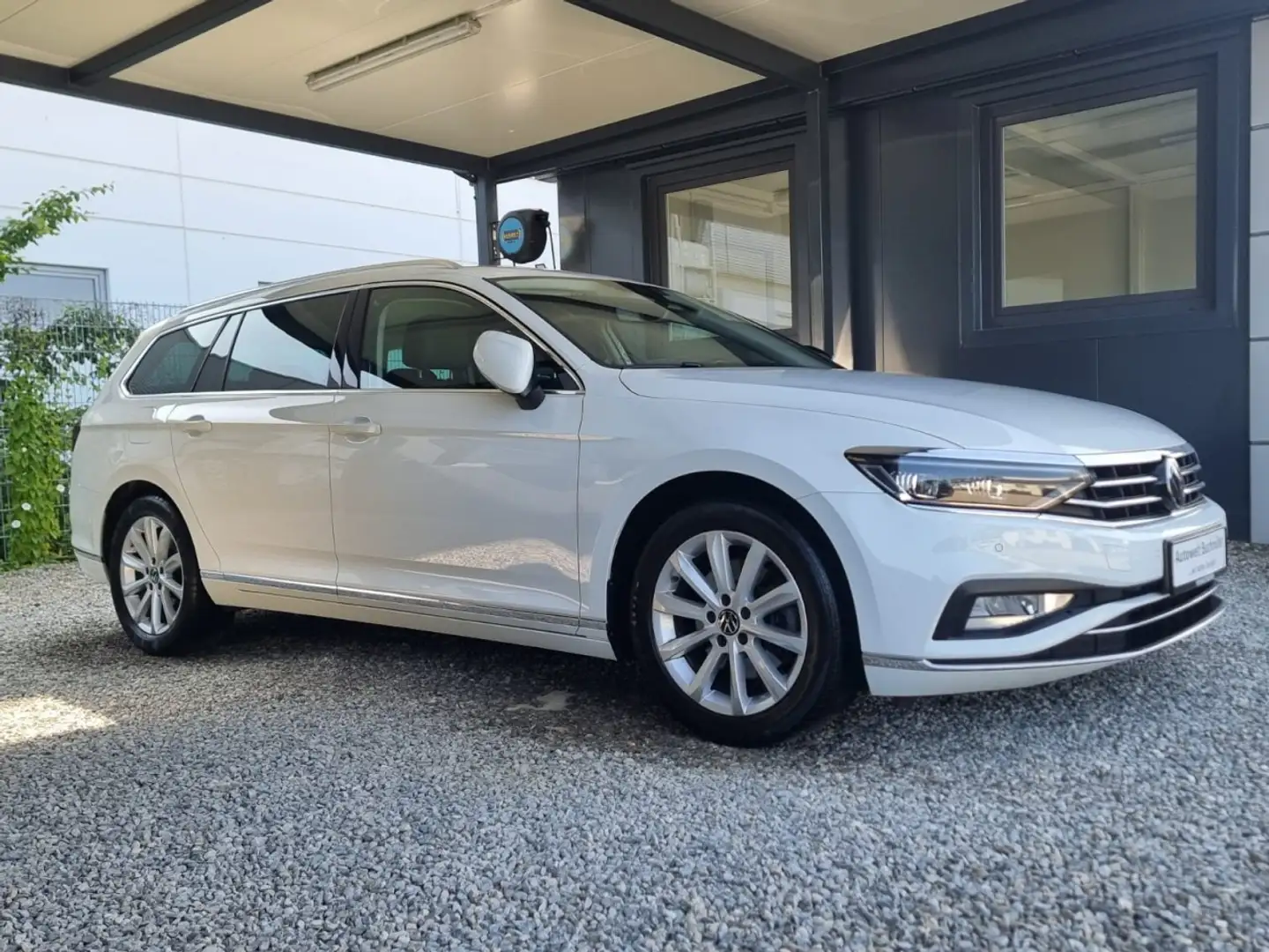 Volkswagen Passat 2.0 TDI DSG,LEDER,MATRIX,AHK,KAMERA,ACC Klima Weiß - 2