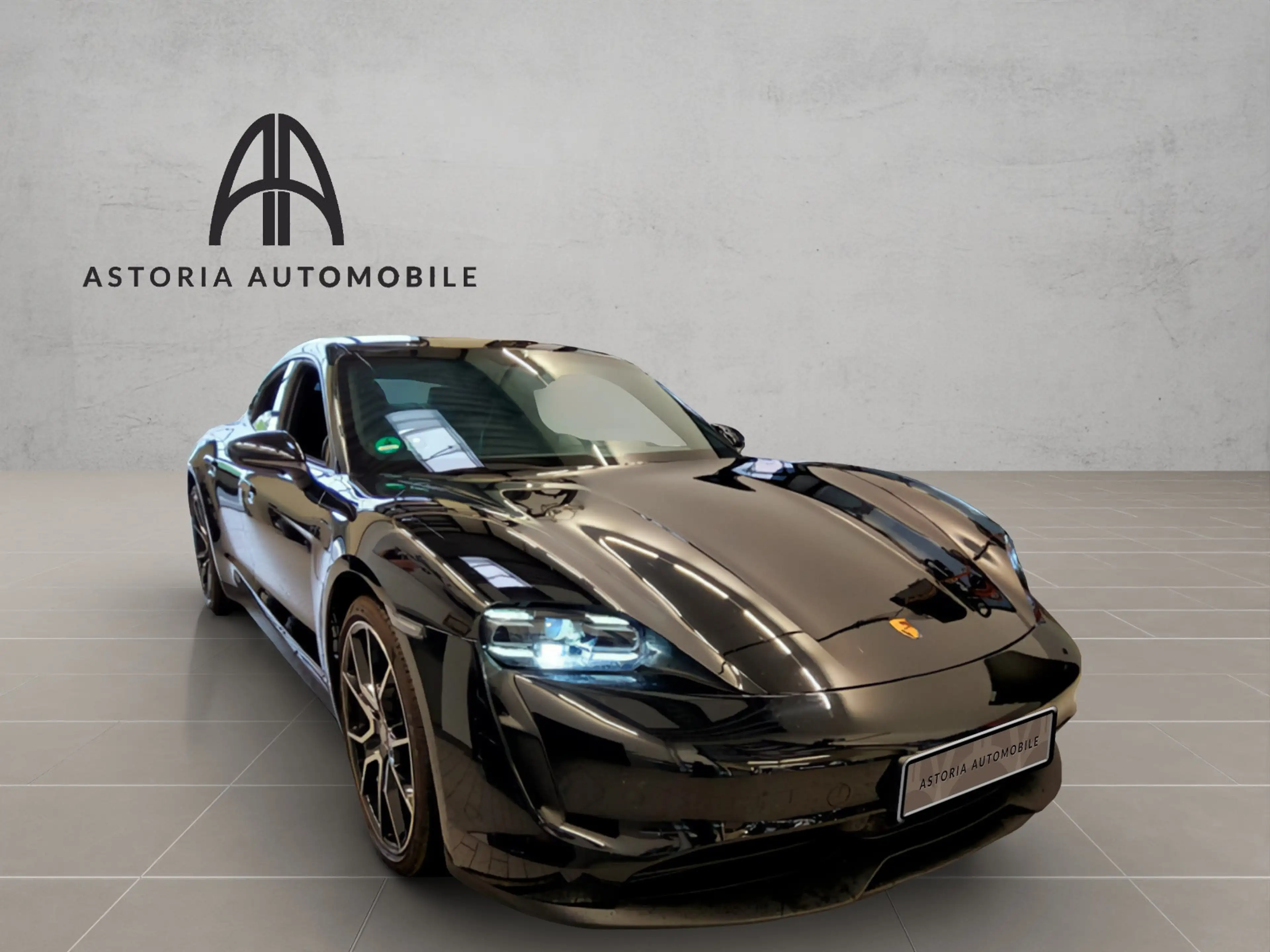 Porsche Taycan InnoDr PDLS+ PASM Chrono BOSE 21 WärmeP — photo 3