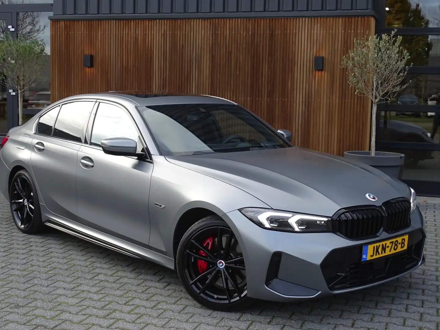 BMW 330 3-serie 330e 292PK M-Sport / Frozen Grey / Carbon Gris - 2