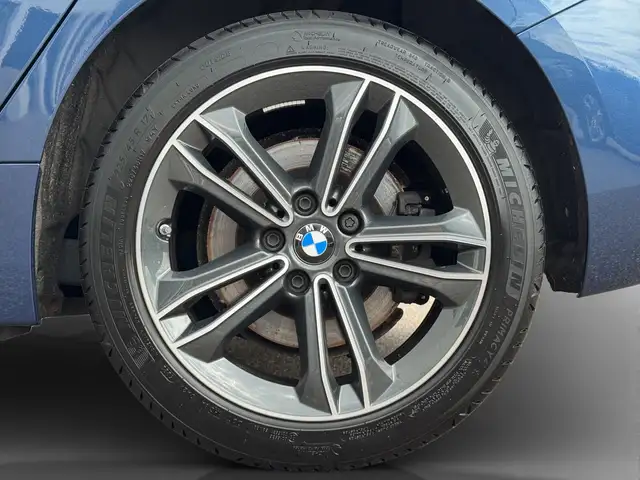 BMW 1 Series view 10