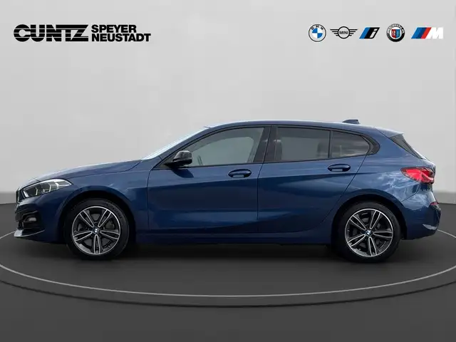 BMW 1 Series view 8