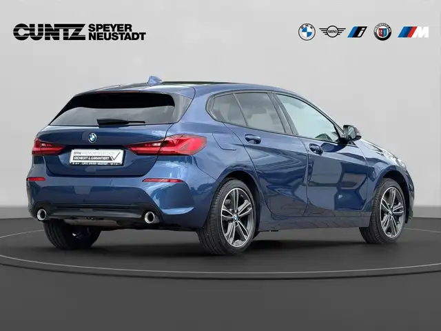 BMW 1 Series view 5