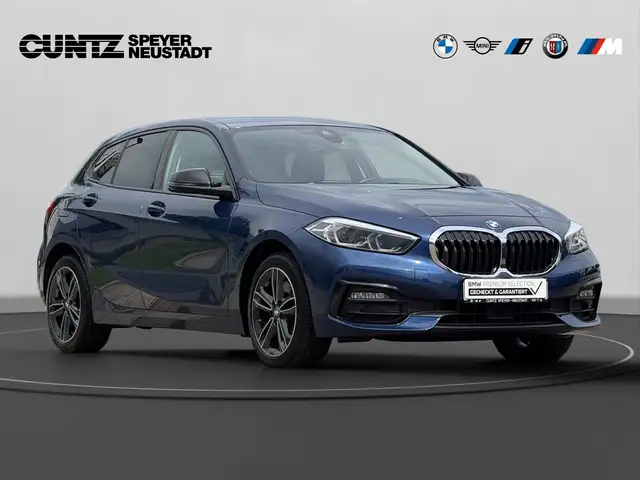 BMW 1 Series view 3