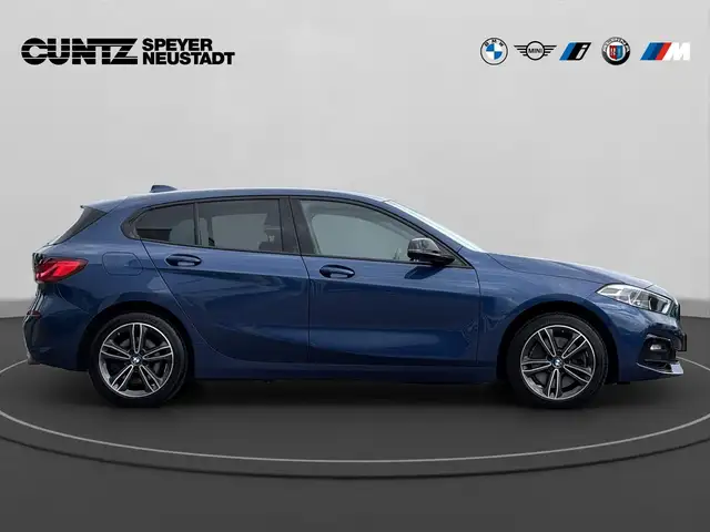 BMW 1 Series view 4