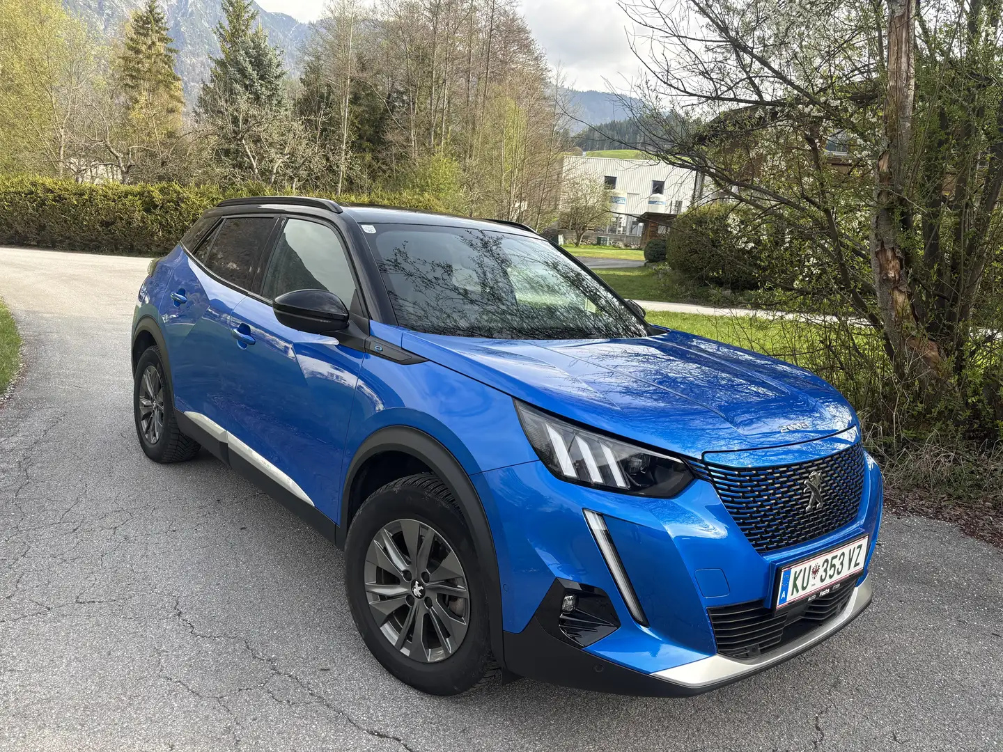 Peugeot e-2008 Allüre pack Blau - 1