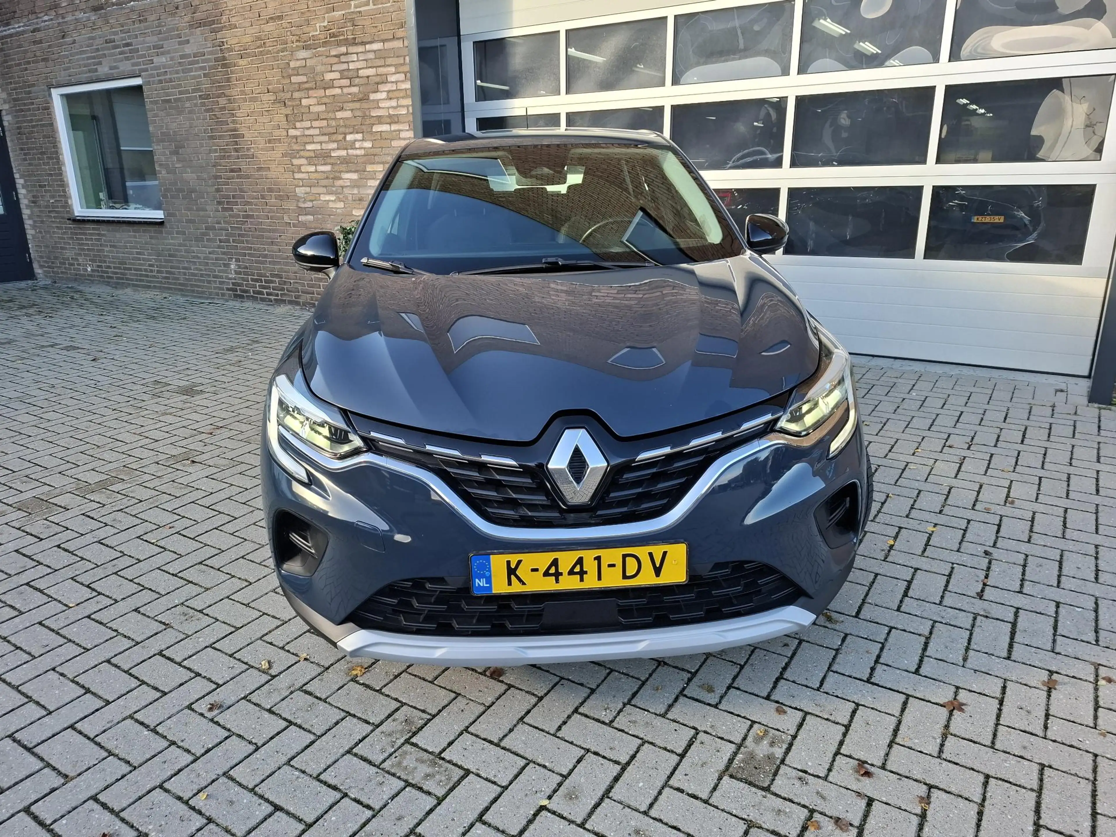 Renault Captur 1.0 TCe 100 Zen — photo 3