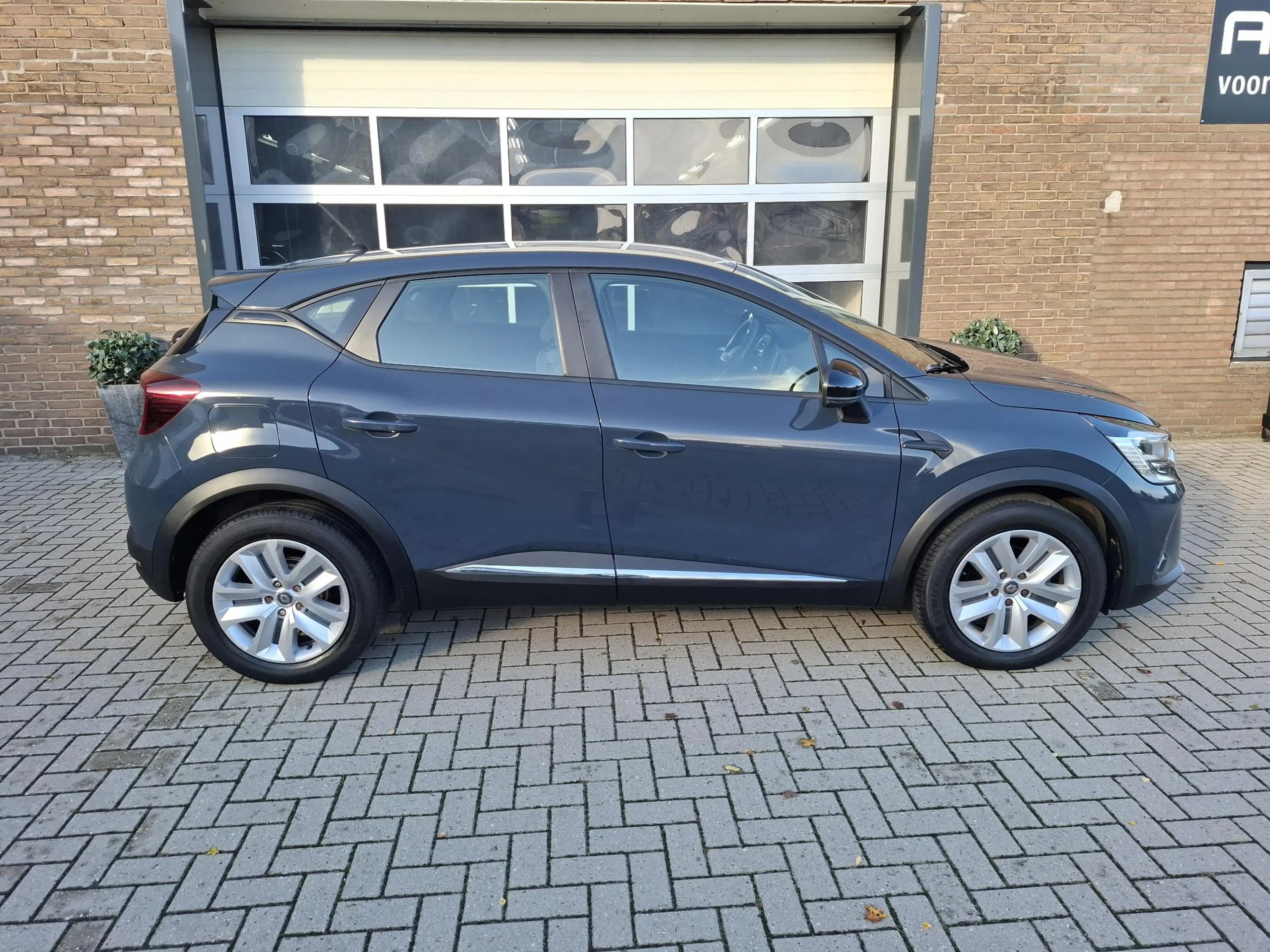 Renault Captur 1.0 TCe 100 Zen — photo 12