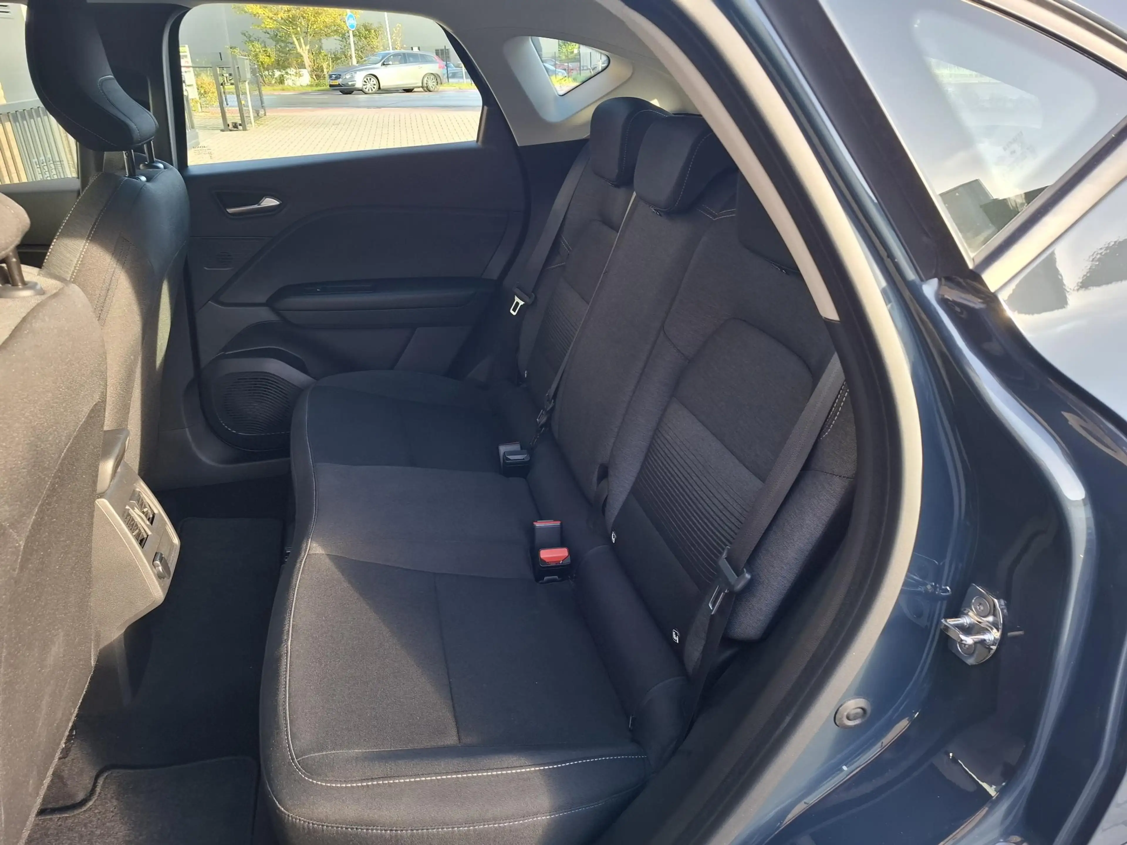 Renault Captur 1.0 TCe 100 Zen — photo 22
