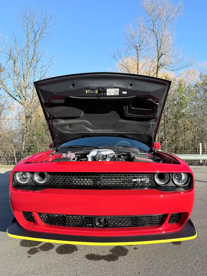 Dodge Challenger снимка Dodge Challenger