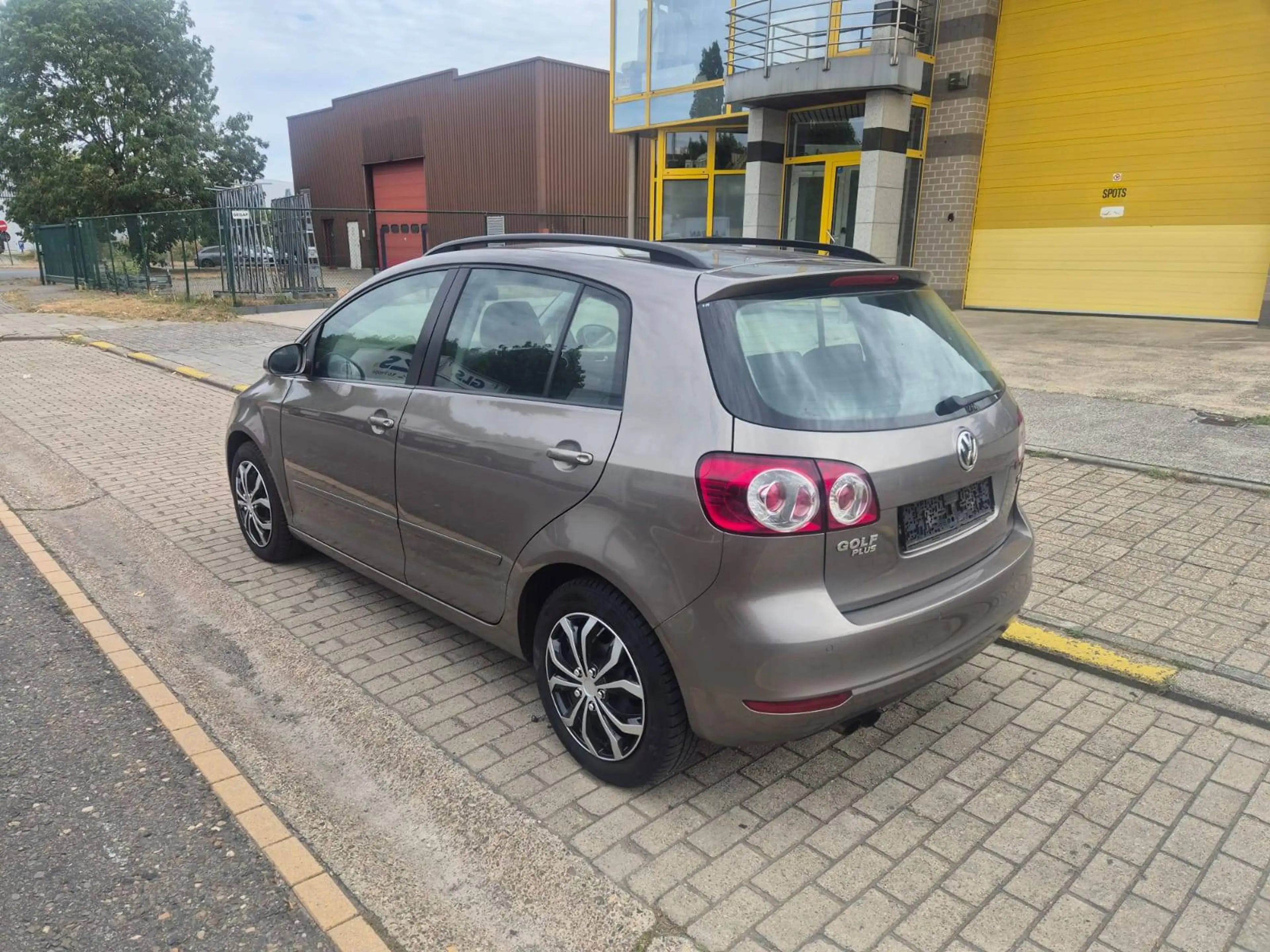 Volkswagen Golf Plus 1.4 TSI - Airco - Parkingssensoren - Zetelverwarming - Navigatie + Keuring - Garantie — photo 4