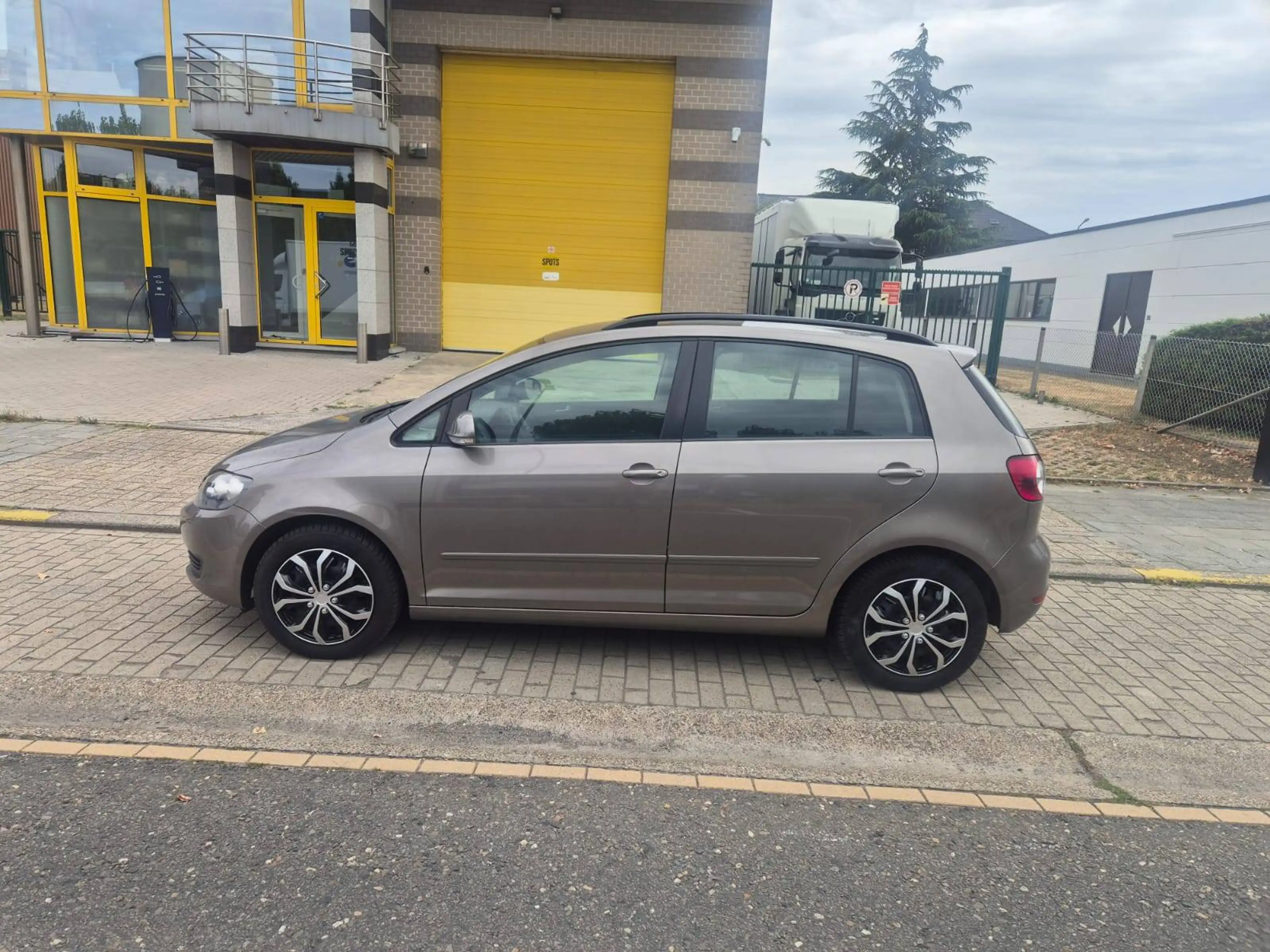 Volkswagen Golf Plus 1.4 TSI - Airco - Parkingssensoren - Zetelverwarming - Navigatie + Keuring - Garantie — photo 6