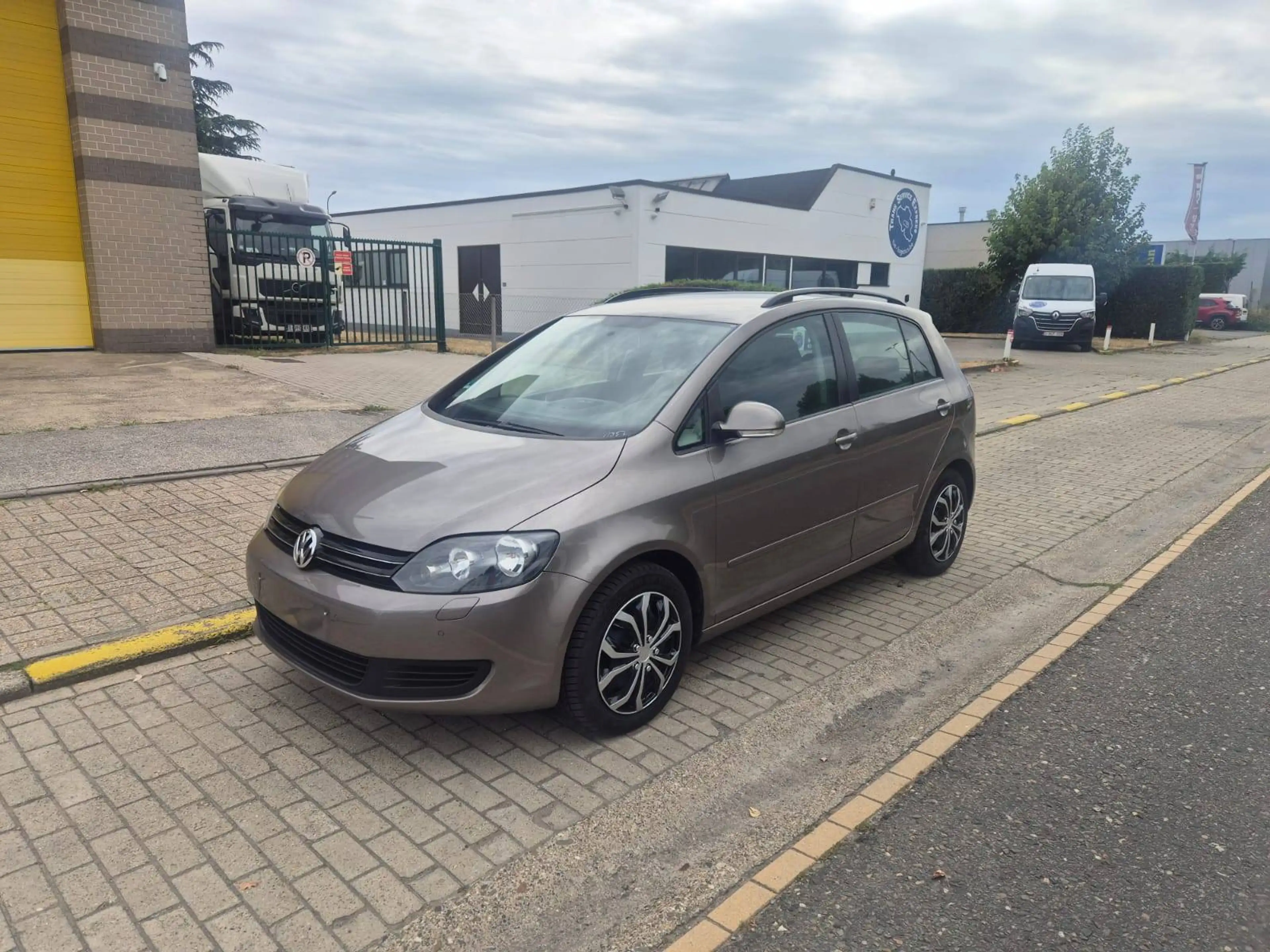 Volkswagen Golf Plus 1.4 TSI - Airco - Parkingssensoren - Zetelverwarming - Navigatie + Keuring - Garantie