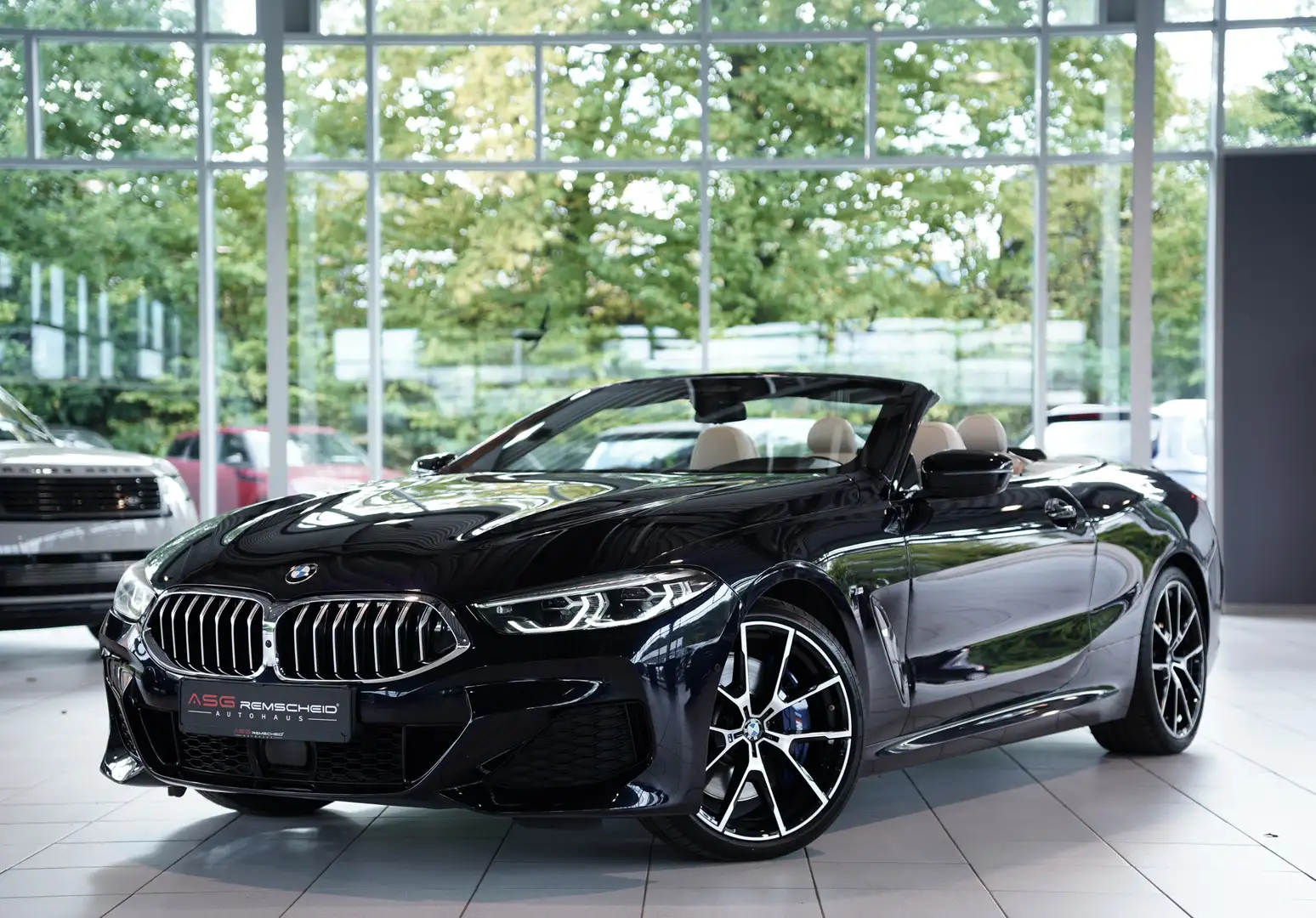 BMW 840 i xD Cabrio M Sportpaket *20 *ACC *Soft-C* Schwarz - 1