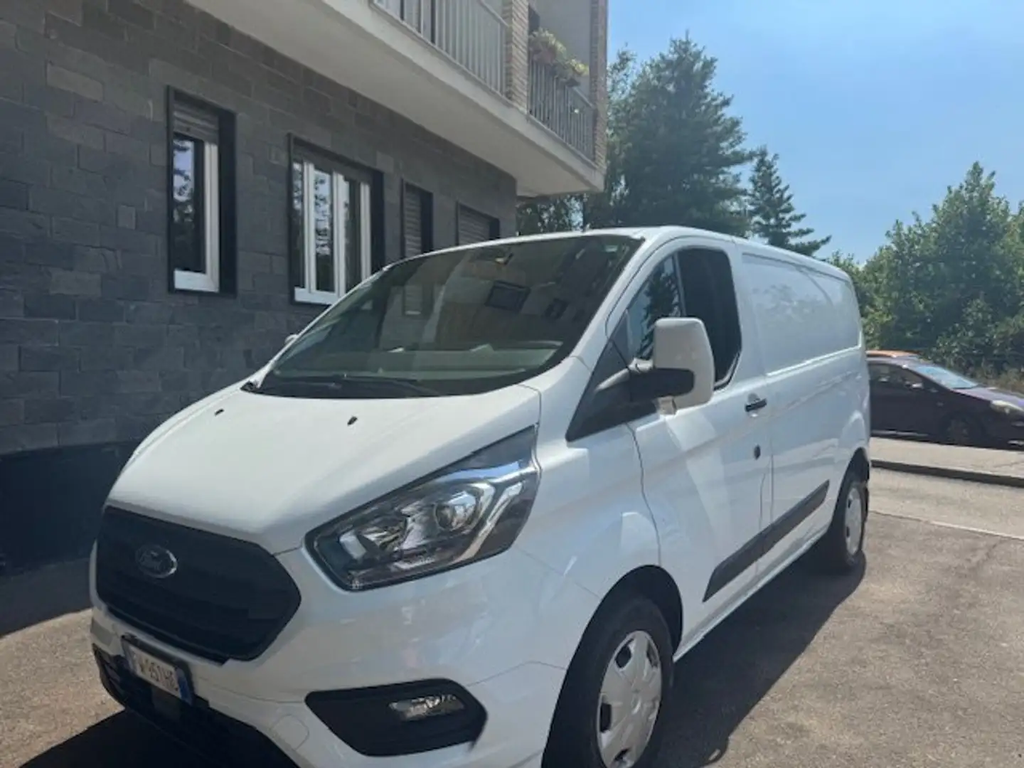Ford Transit Custom anno 2019 euro 6b Blanc - 1