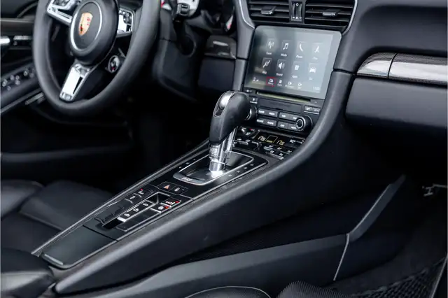 Porsche 911 view 15