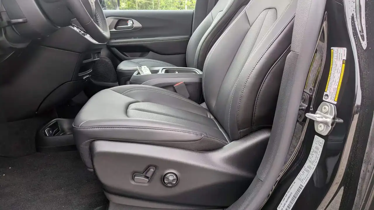 Chrysler Pacifica снимка Chrysler Pacifica