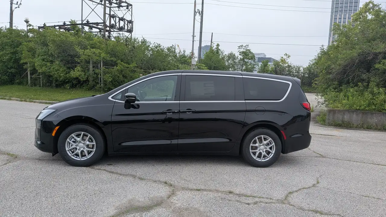 Chrysler Pacifica снимка Chrysler Pacifica