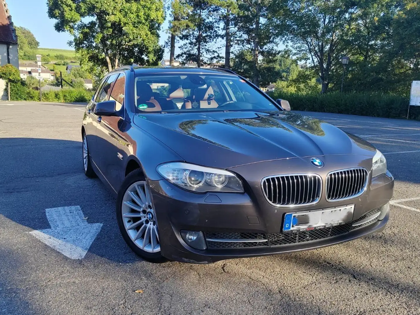 BMW 525 5er Touring Diesel 525d Touring Aut. Braun - 1