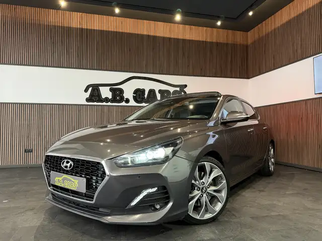 Hyundai i30 Fastback 1.4 T-GDi * AUTOMATIQUE*GARANTIE 12M*