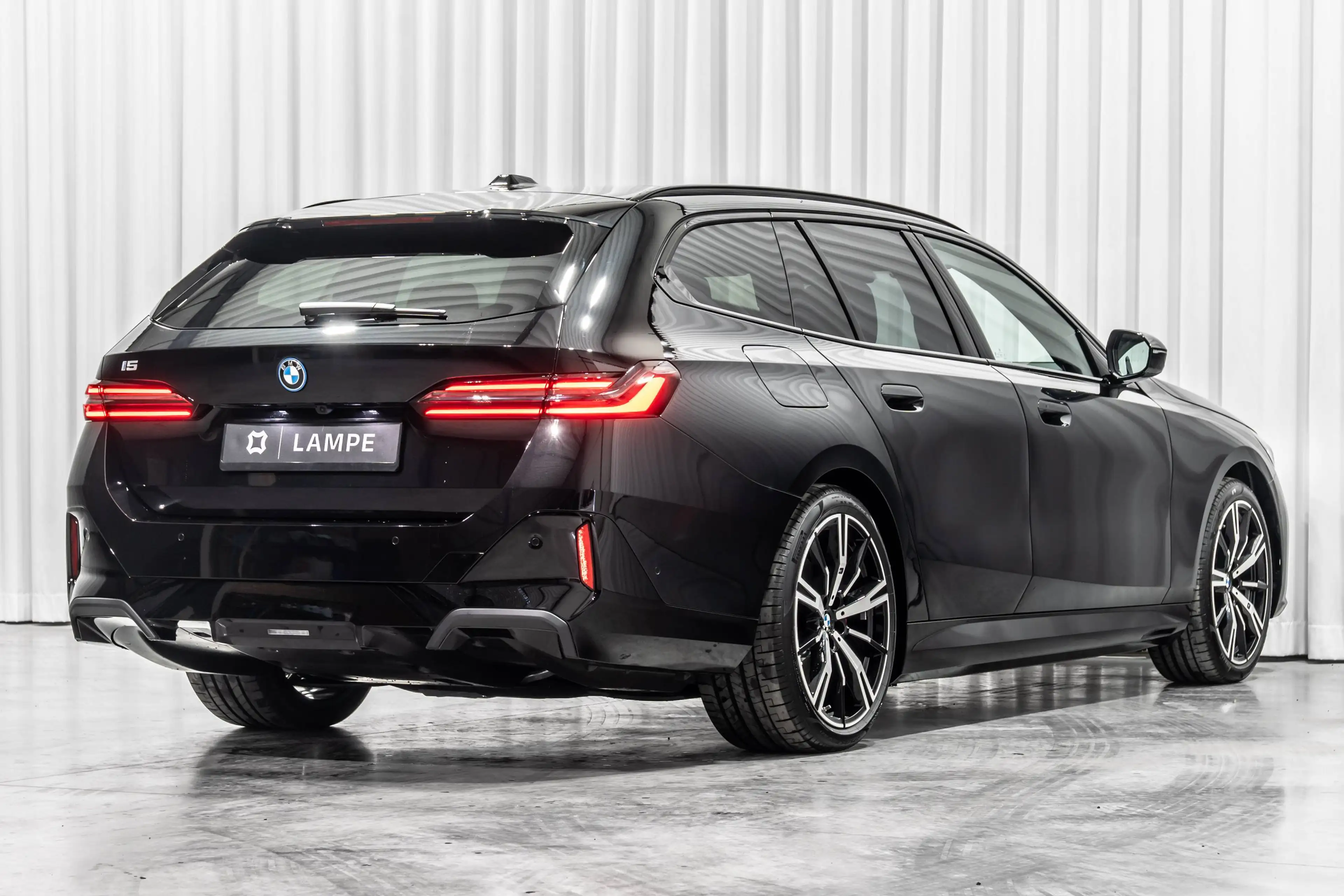 BMW i5 Touring eDrive40 M Sport Pro Bowers & Wilkins Pano ACC — photo 8