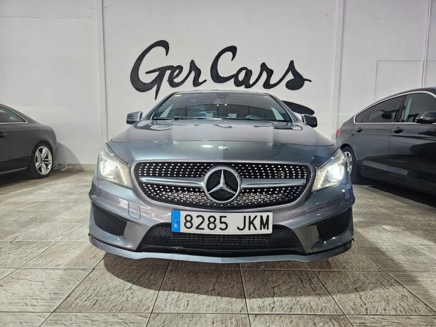 Mercedes-Benz CLA 200 Shooting Brake 200d Gris - 2
