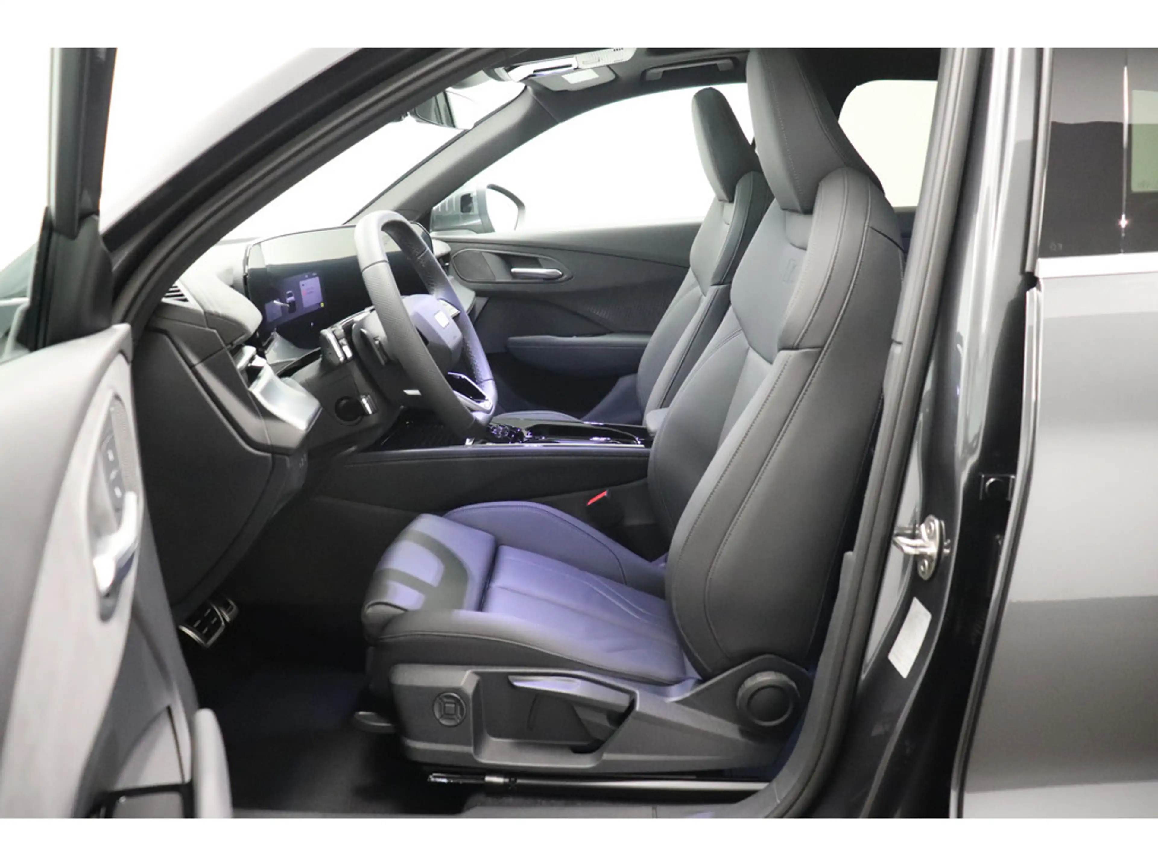 Audi Q3 SUV TFSI S tronic #S line#tech+#Leder#Pano — photo 10