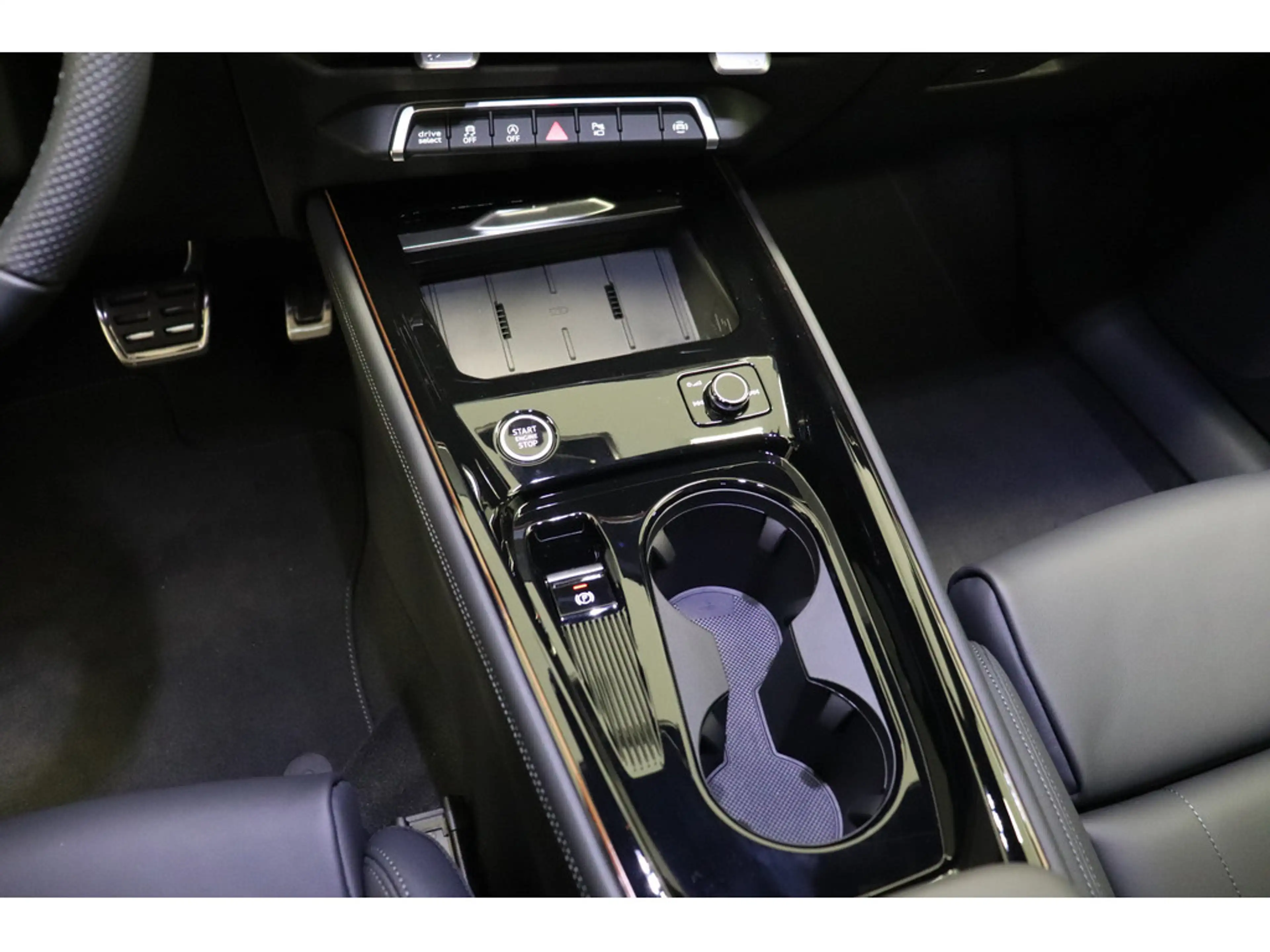Audi Q3 SUV TFSI S tronic #S line#tech+#Leder#Pano — photo 15