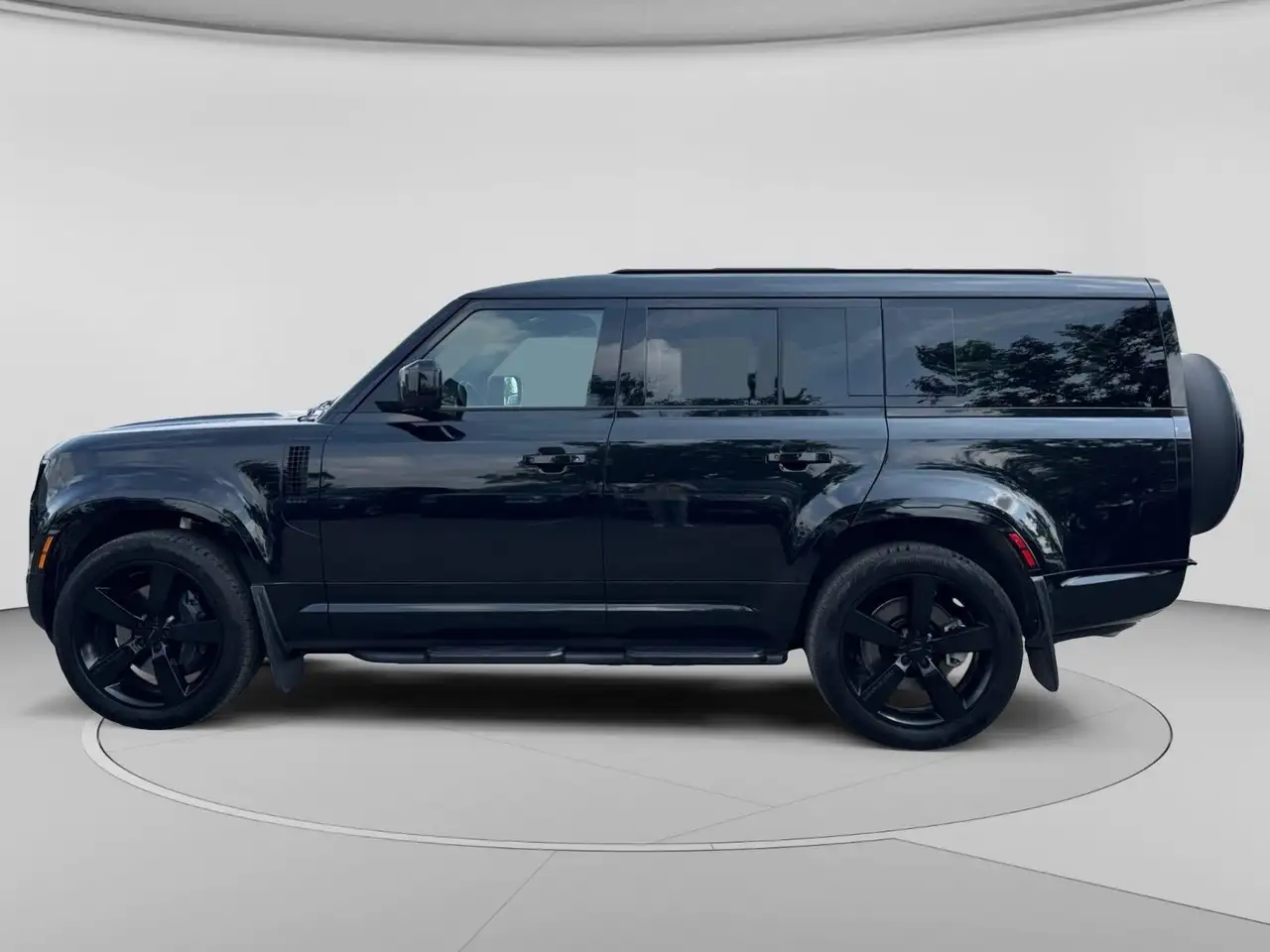 Land Rover Defender photo Land Rover Defender