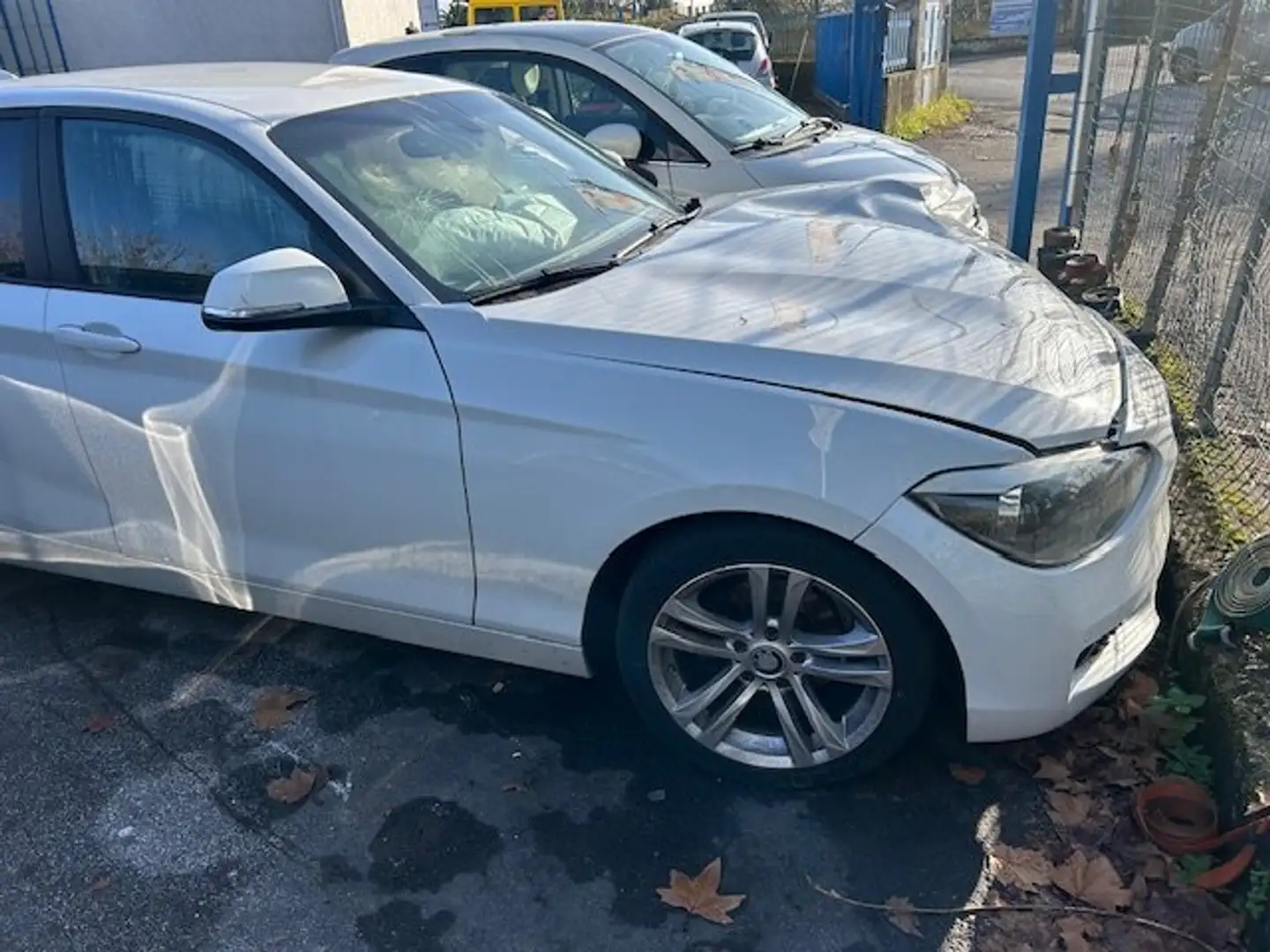 BMW 116 5p Busines AUTO INCIDENTATA MECCANICA OK 3900 EURO Bianco - 2