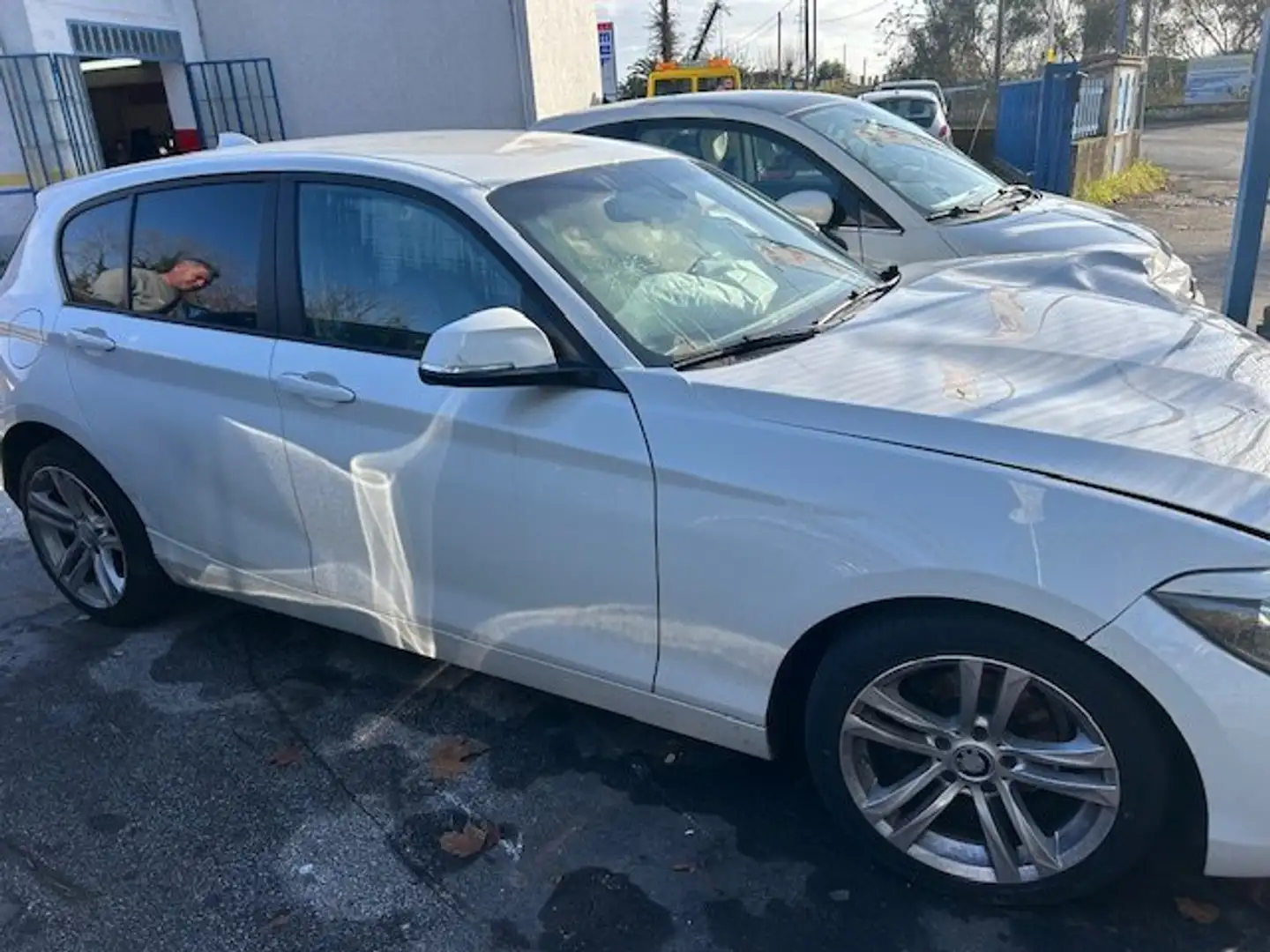 BMW 116 5p Busines AUTO INCIDENTATA MECCANICA OK 3900 EURO Bianco - 1