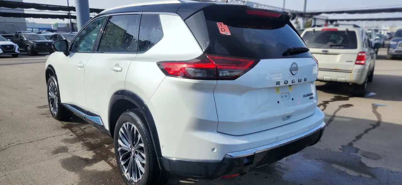 Nissan Rogue снимка Nissan Rogue