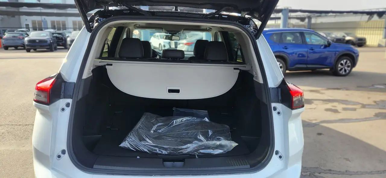 Nissan Rogue снимка Nissan Rogue
