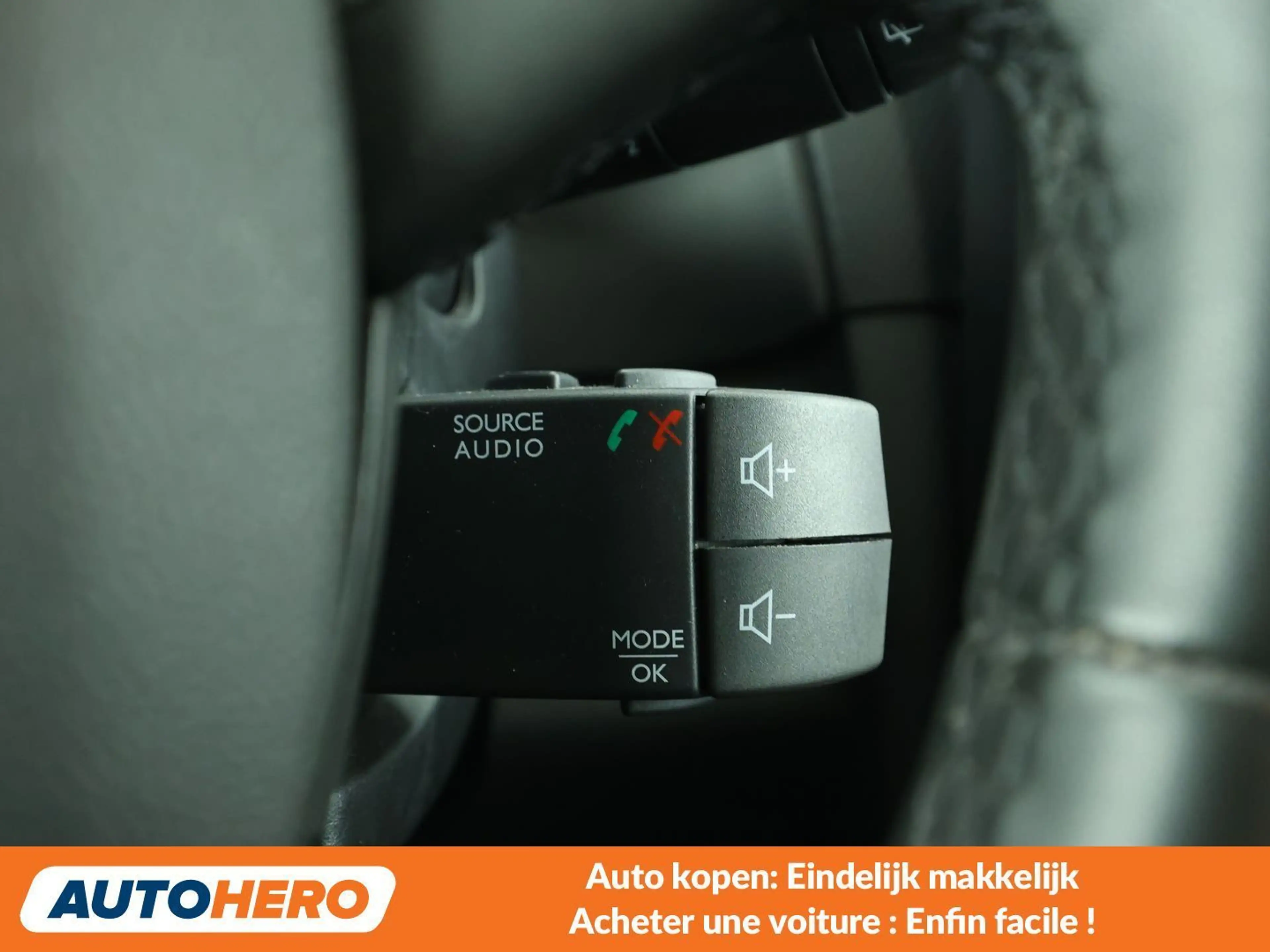 Renault Clio 0.9 TCe Life — photo 13